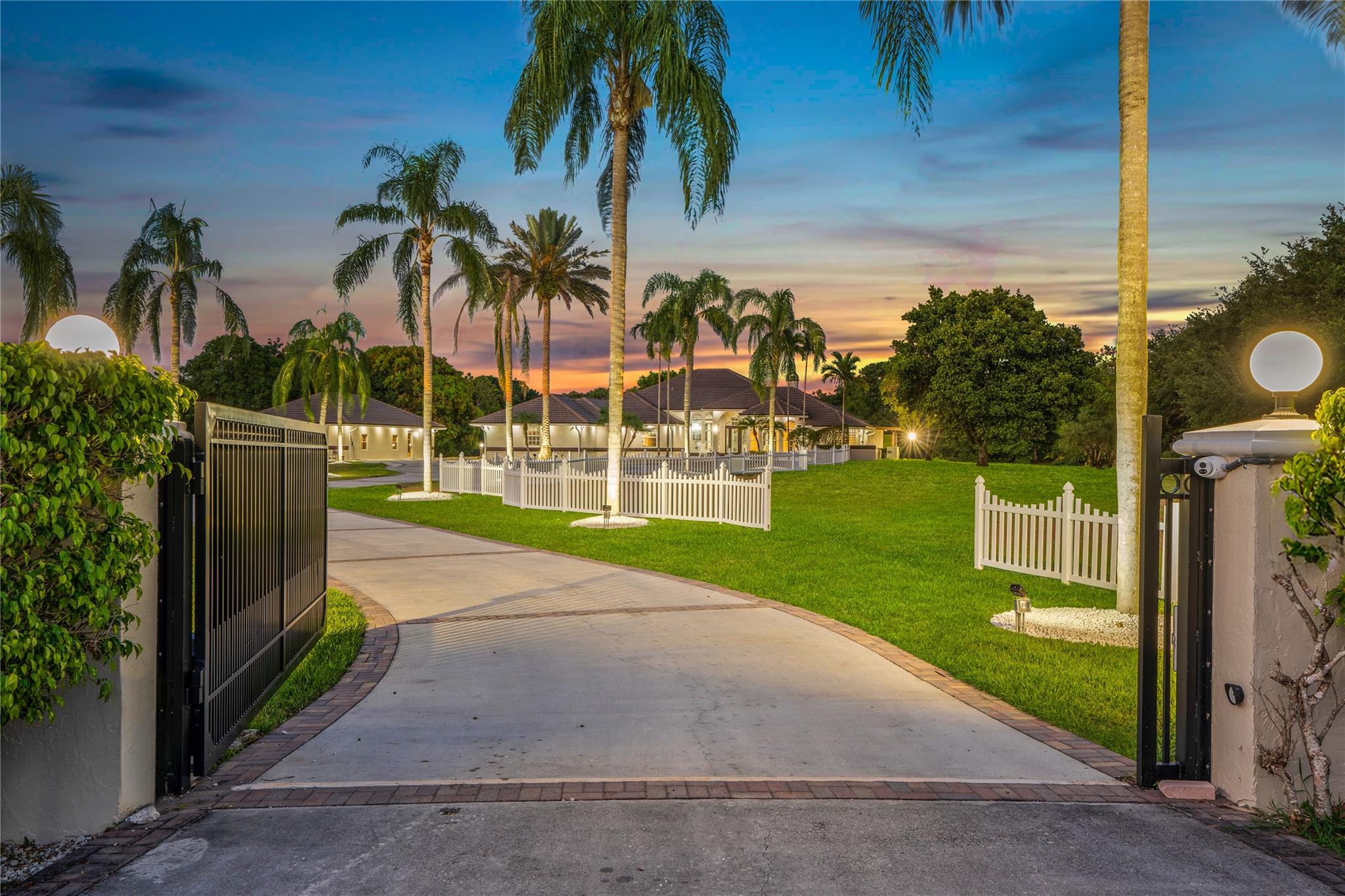 FLAMINGO GROVES - Residential