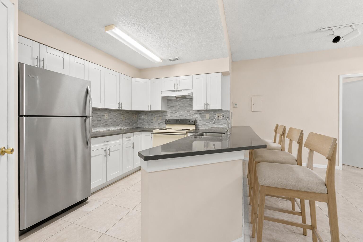MARINA OAKS CONDO - Residential