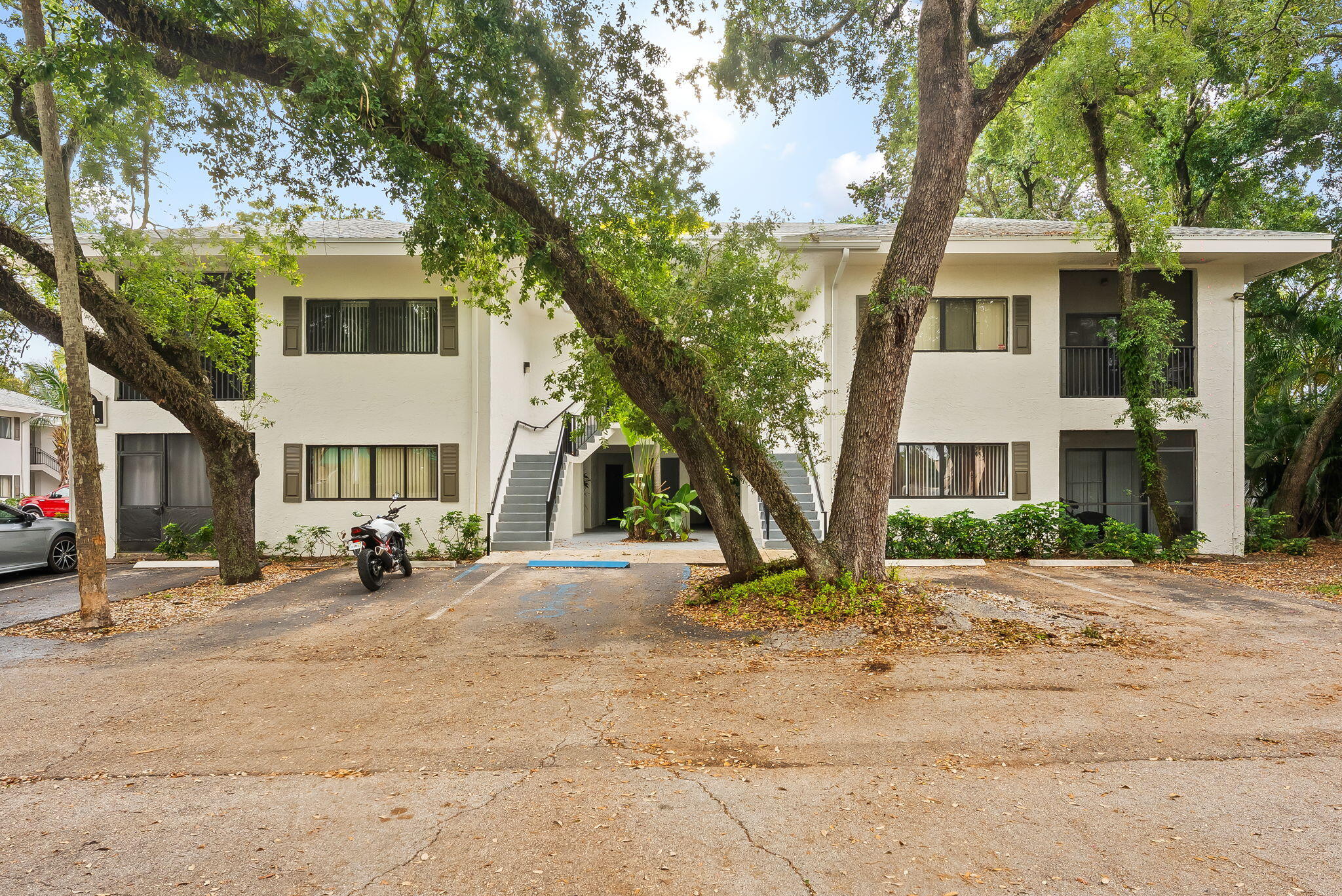 One of the best deals in Fort Lauderdale! Whether you are looking for a primary residence, second home or an investment property, Marina Oaks is where you want to invest. This updated 2 bed/2 bath ground floor condo features an updated kitchen with white shaker countertops, tile floors, in unit washer and dryer, and a split bedroom layout. Marina Oaks allows for immediate rentals, 2 pets/unit, open parking, clubhouse with fitness center, community pool and tennis courts. Conveniently located off of I-95, I-595, Fort Lauderdale airport, and just minutes to shopping, dining, beaches and downtown. Tenant occupied until February 8, 2027.