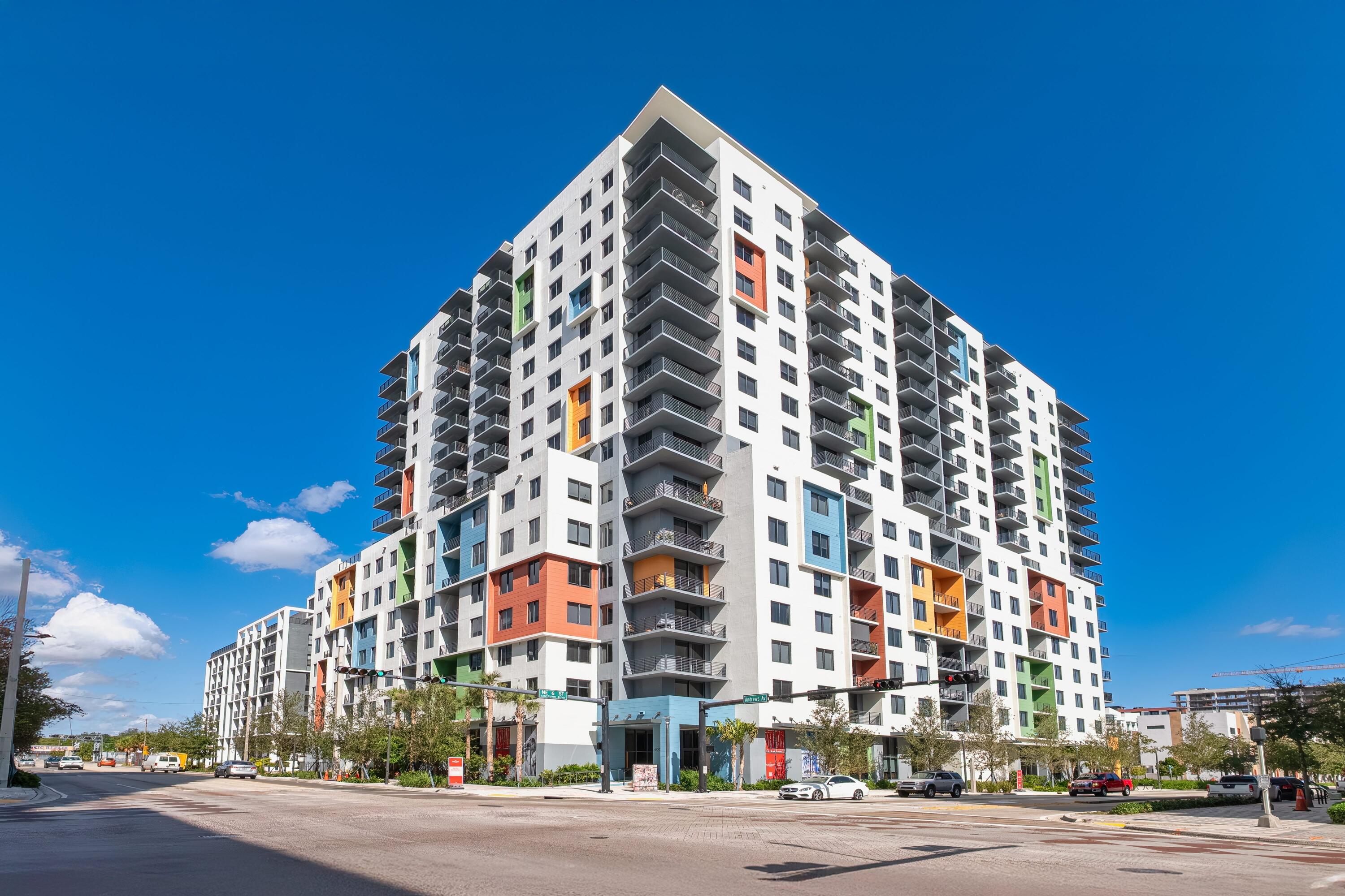 FATVillage™ (Flagler + Art + Technology) is a four-block neighborhood in the center of north Fort Lauderdale—steps from thriving Las Olas Boulevard and just thirty minutes from Miami's global arts scene. A dynamic hub for artists, creators, and tech professionals, FATVillage™ is home to a state-of-the-art performance space, expanded areas for public art installations, and multiple new neighbors—including a host of tech companies, restaurants, gallerists, and retailers.