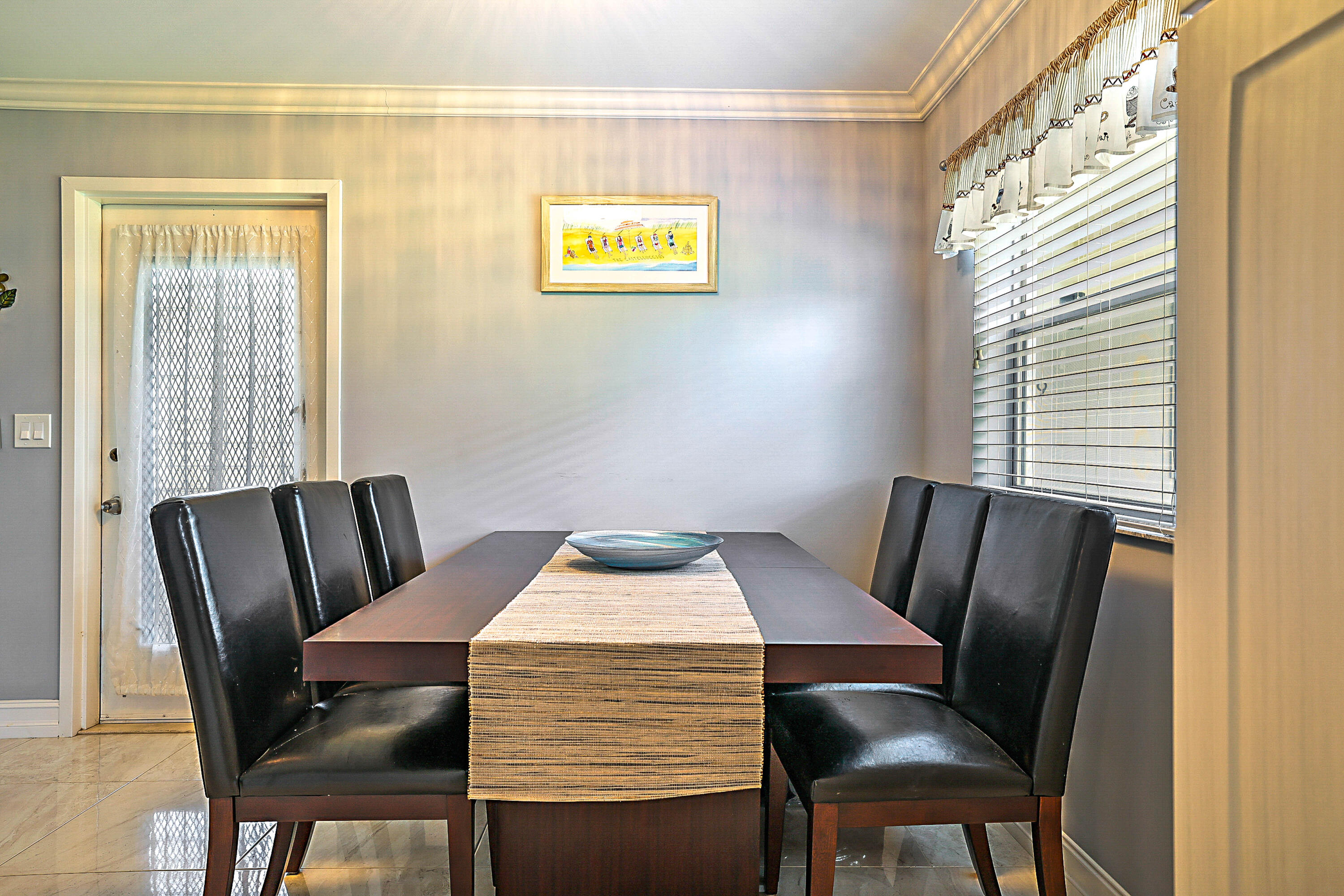 KINGS POINT SAXONY CONDOS - Residential