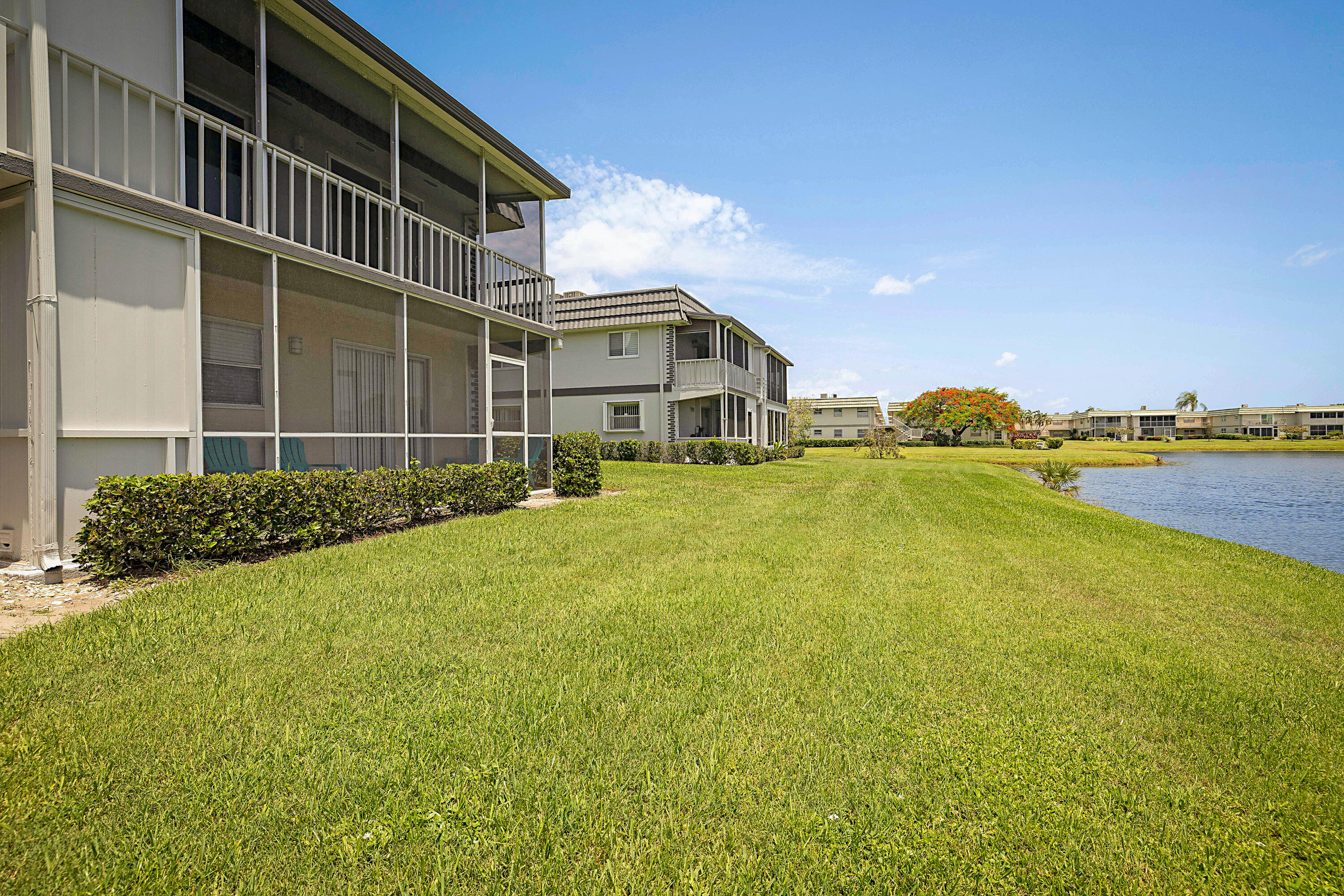 KINGS POINT SAXONY CONDOS - Residential