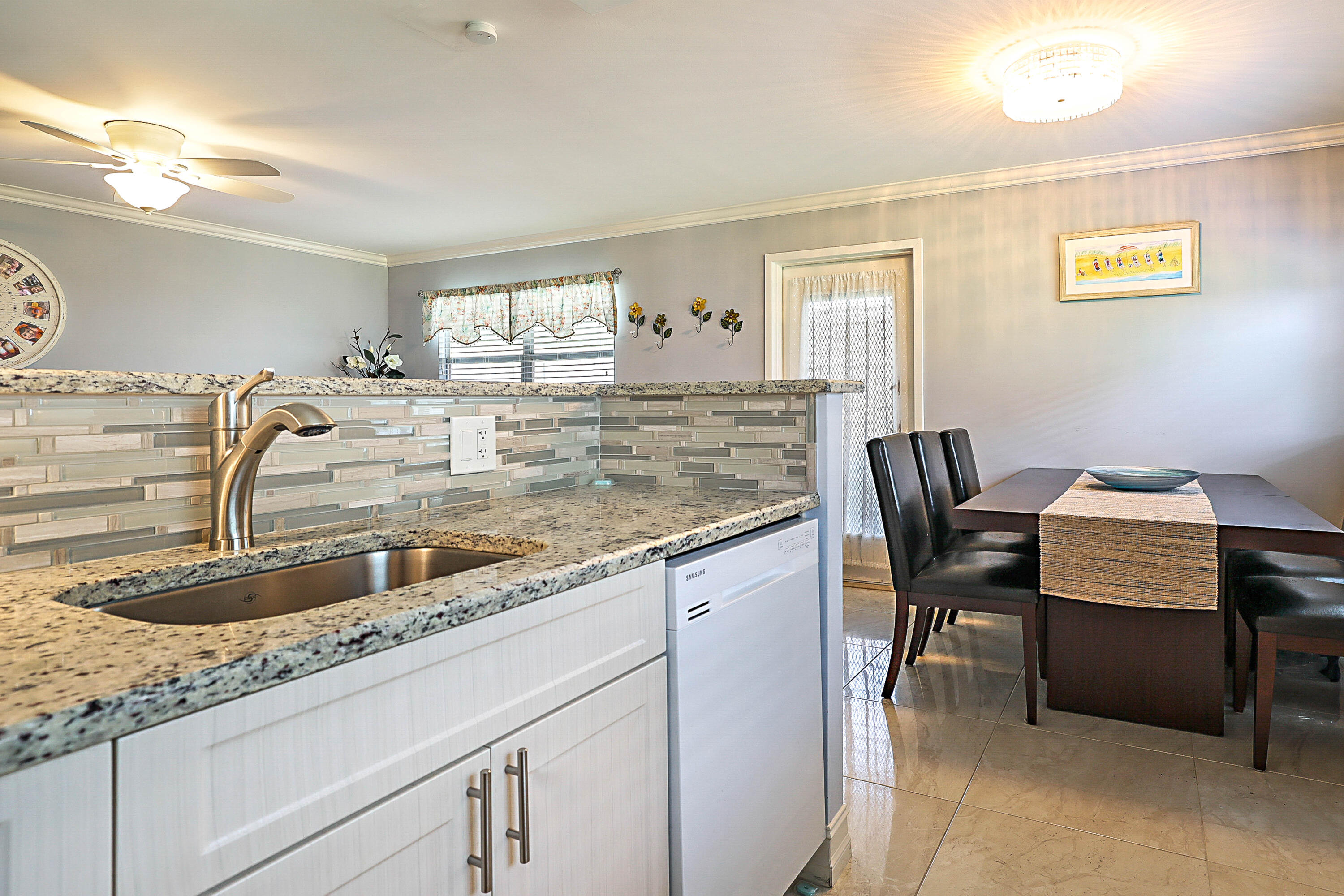KINGS POINT SAXONY CONDOS - Residential