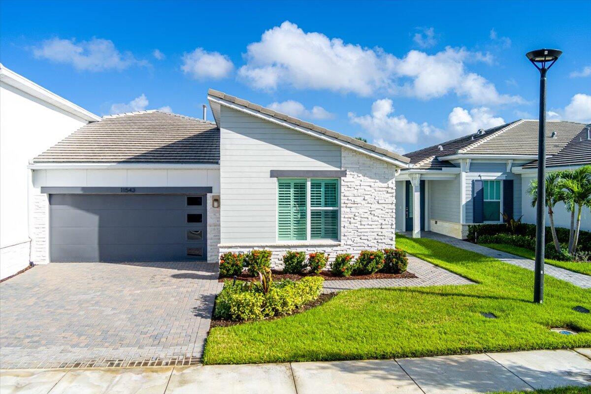 TELARO AT SOUTHERN GROVE - Residential