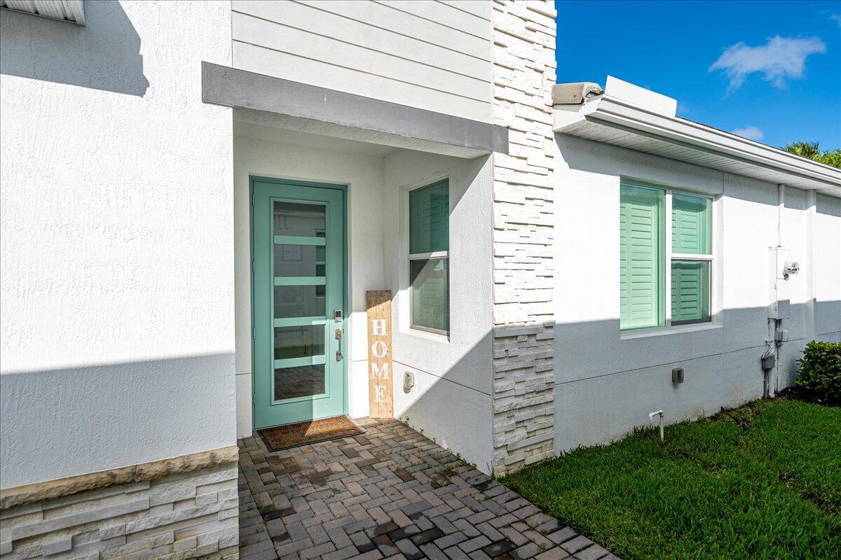 TELARO AT SOUTHERN GROVE - Residential