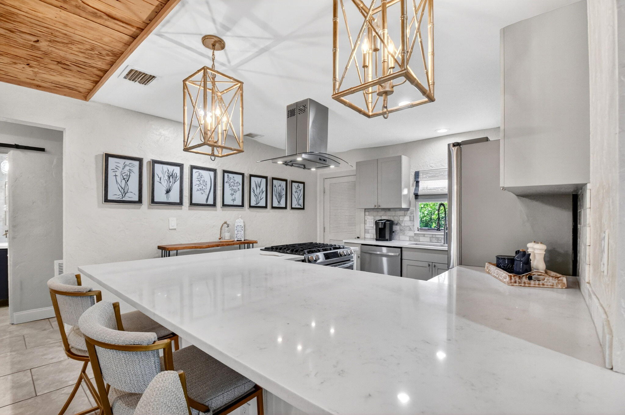 COLONIAL ESTATES - Residential