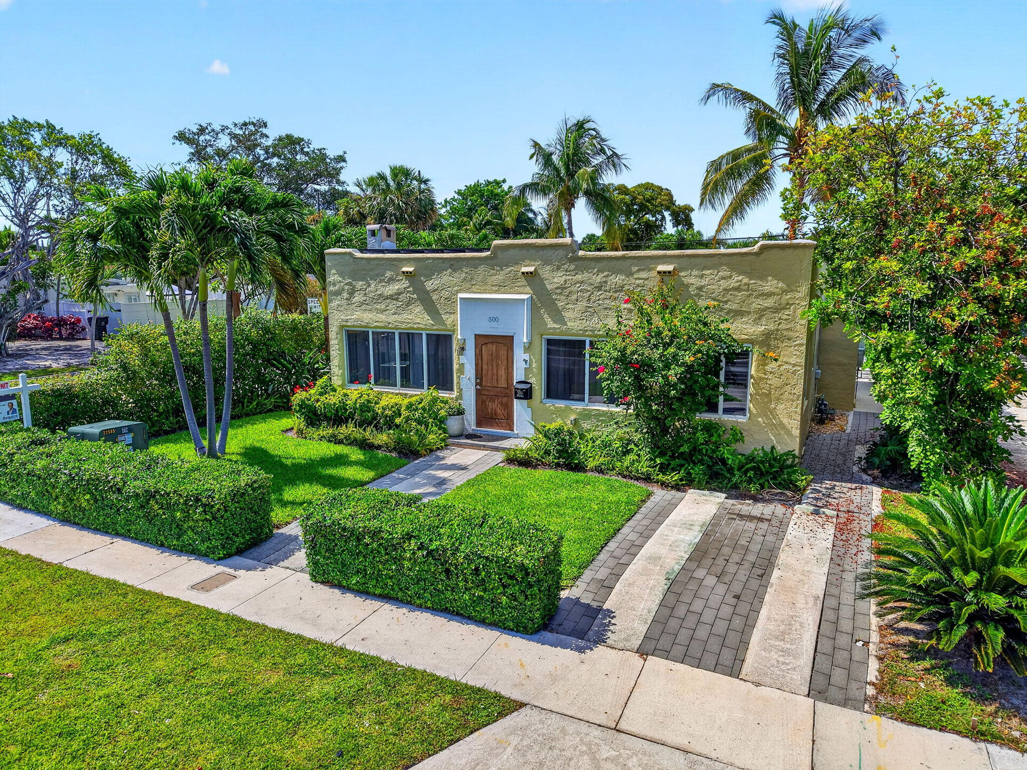 COLONIAL ESTATES - Residential