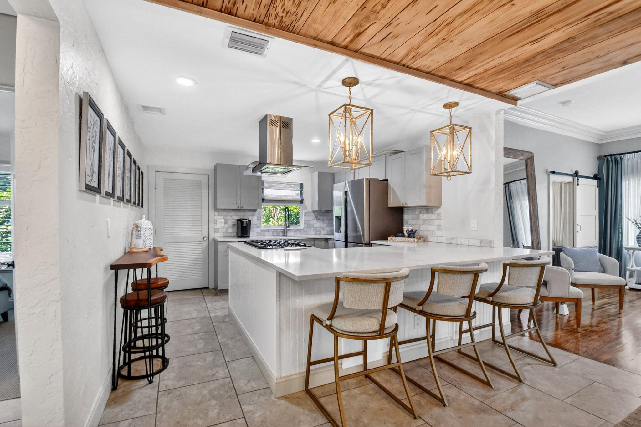 COLONIAL ESTATES - Residential