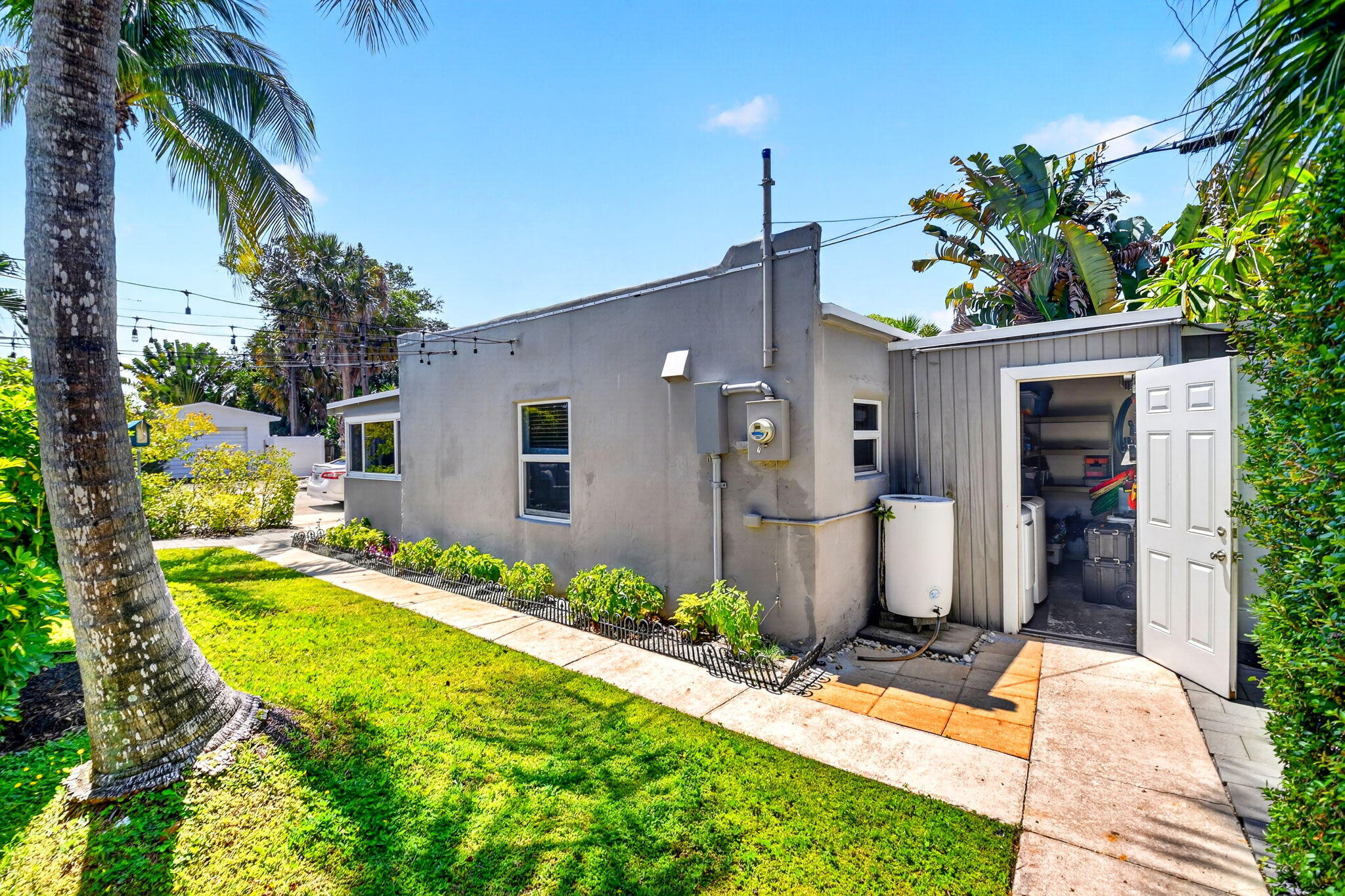 COLONIAL ESTATES - Residential