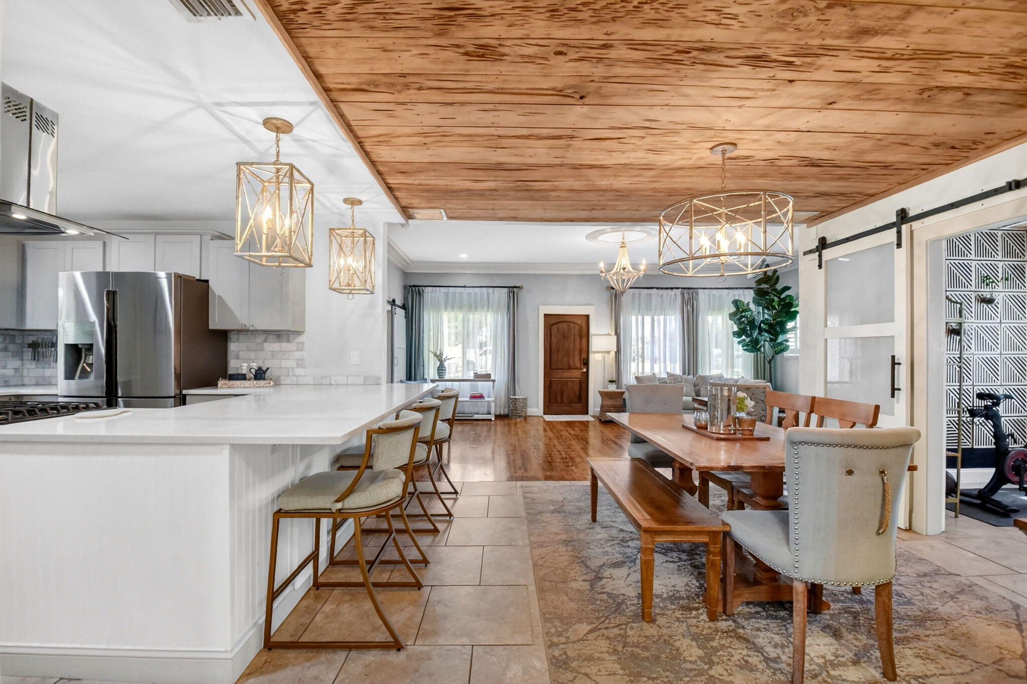 COLONIAL ESTATES - Residential