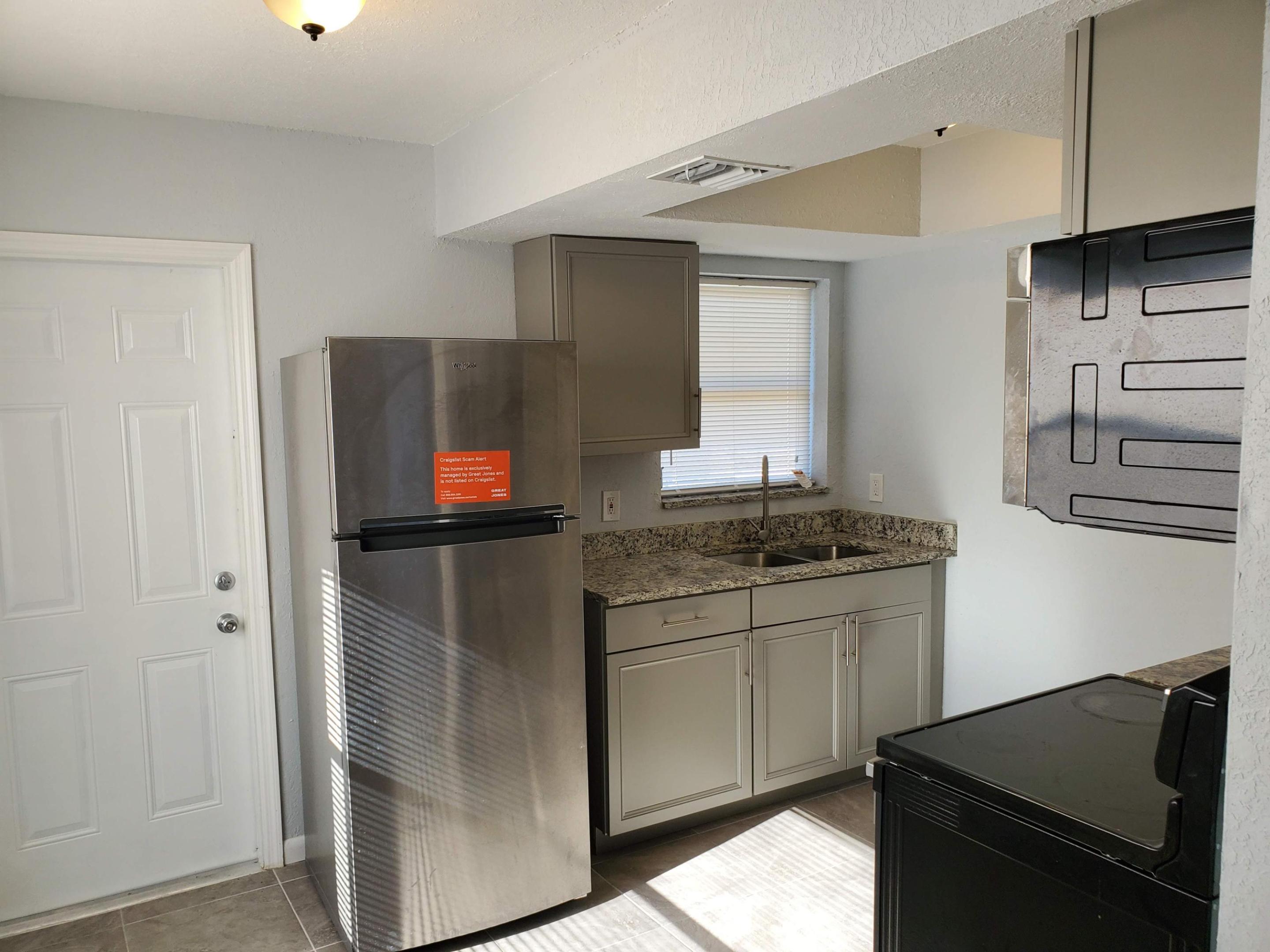 MODEL LAND CO - Residential Lease