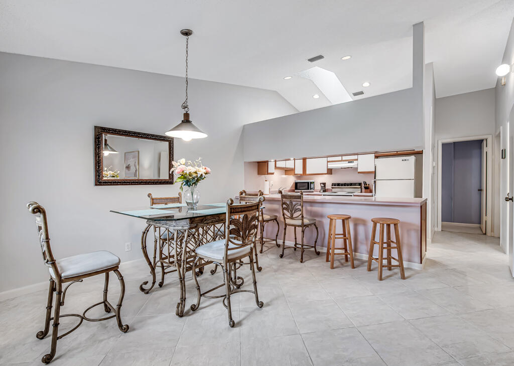 REDDING MANOR CONDO - Residential