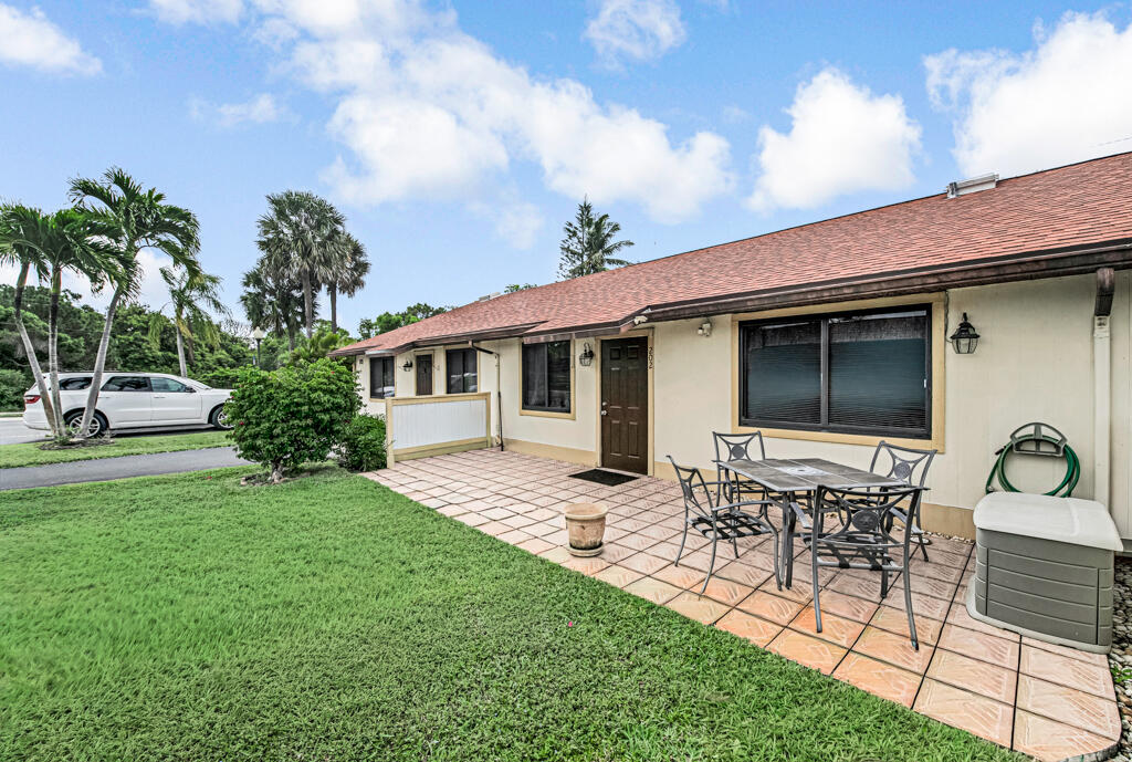 REDDING MANOR CONDO - Residential