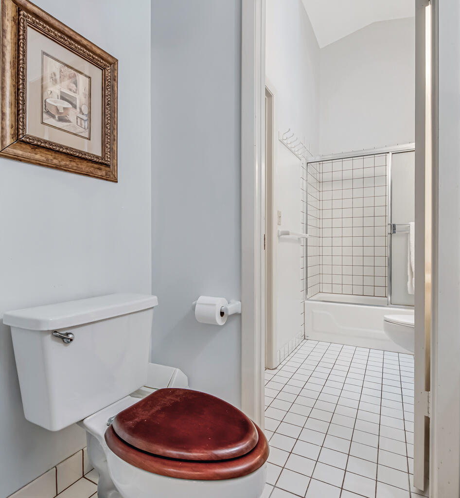 REDDING MANOR CONDO - Residential