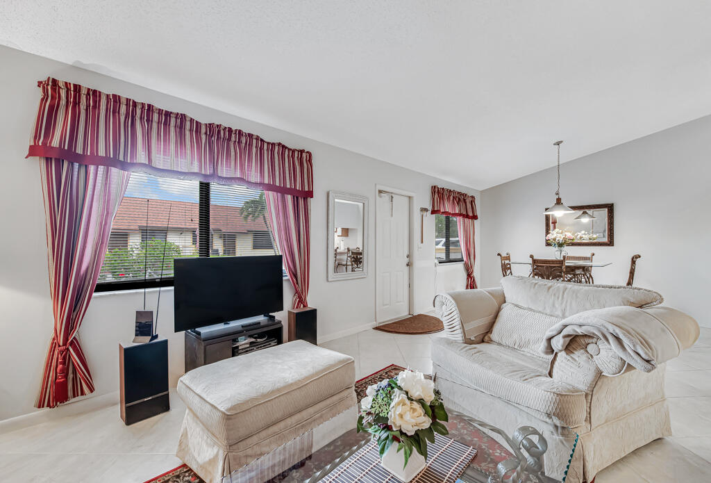 REDDING MANOR CONDO - Residential