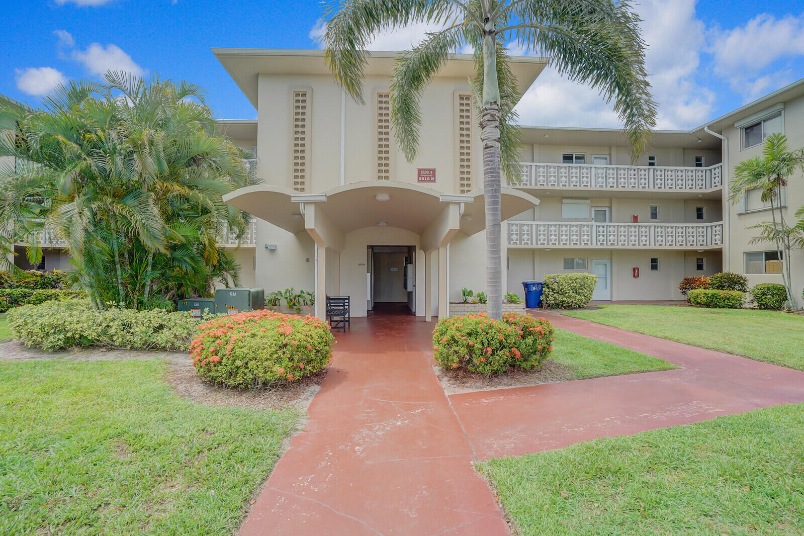 LAKE CLARKE GARDENS CONDO 9 - Residential