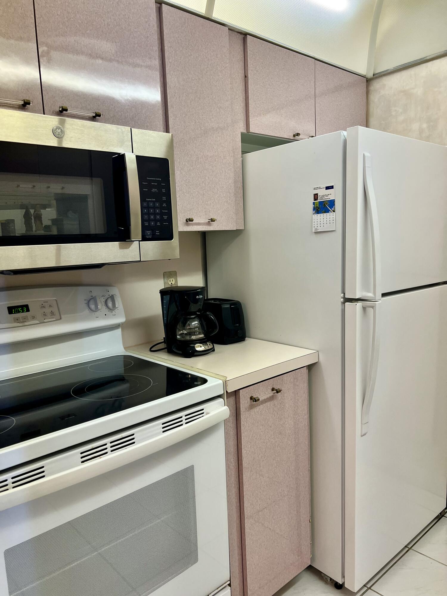 POMPANO BEACH CLUB CONDO - Residential Lease