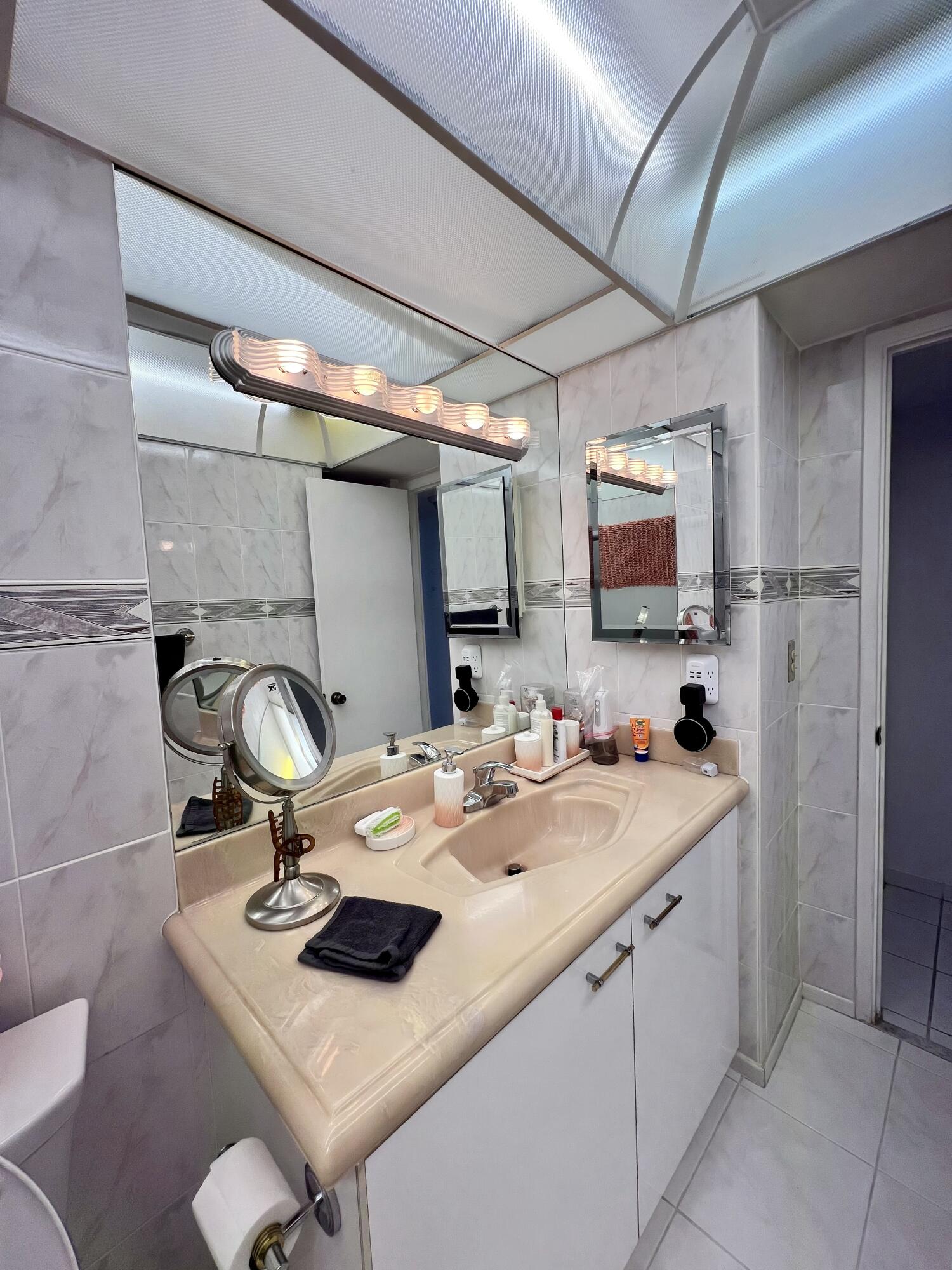 POMPANO BEACH CLUB CONDO - Residential Lease