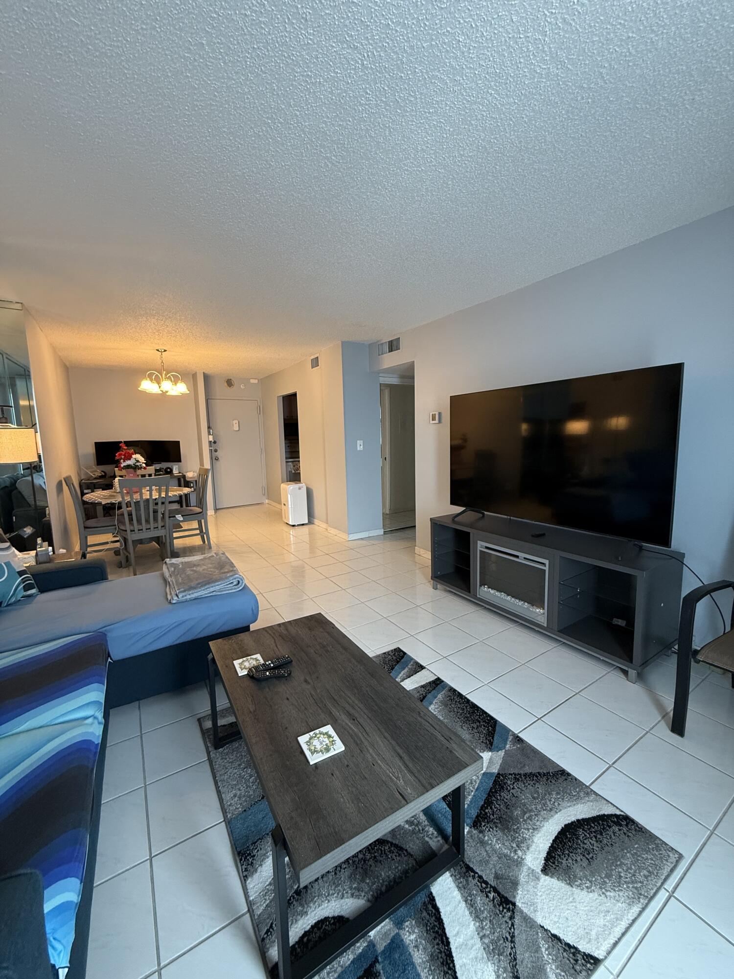 POMPANO BEACH CLUB CONDO - Residential Lease