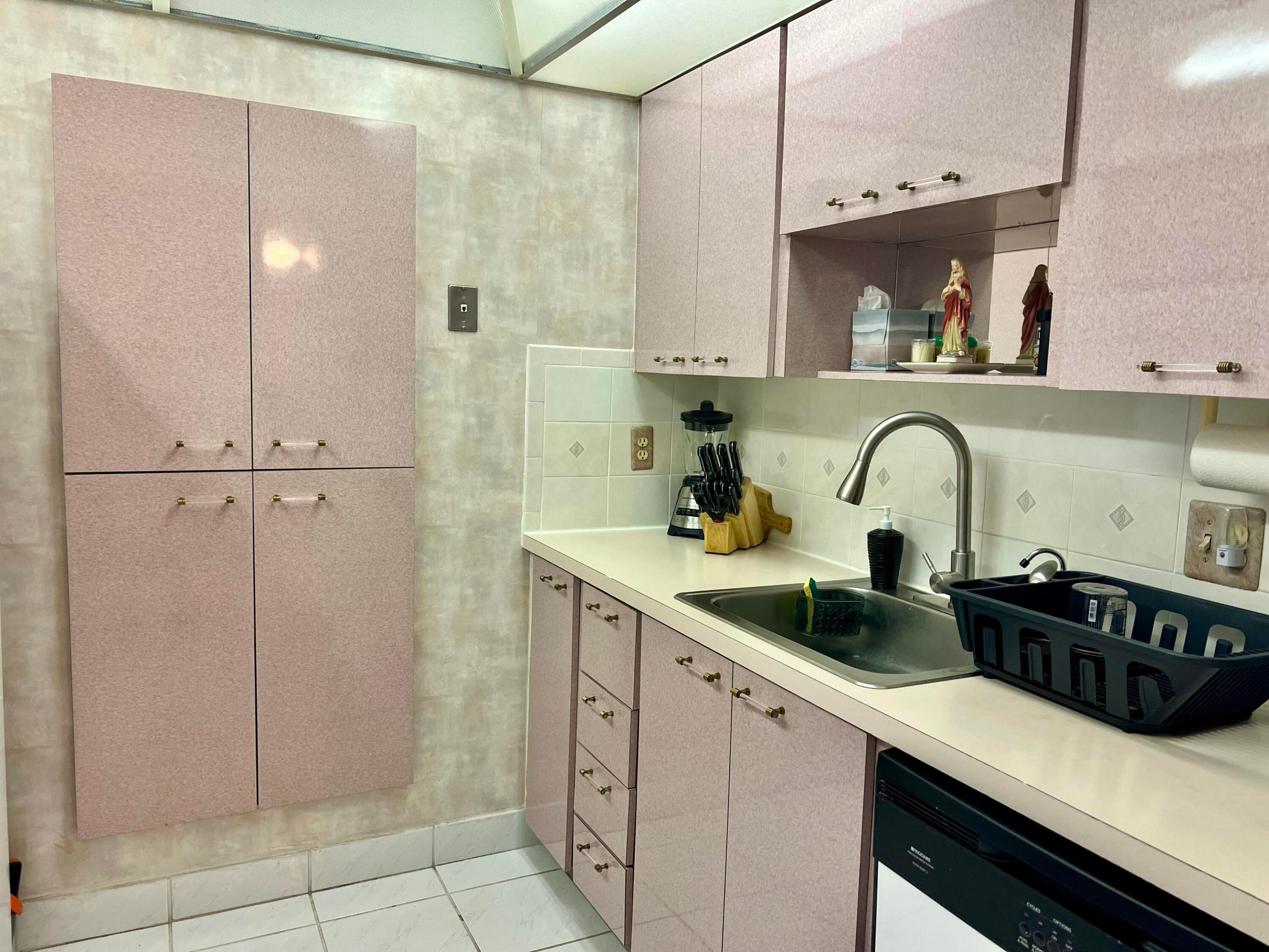 POMPANO BEACH CLUB CONDO - Residential Lease