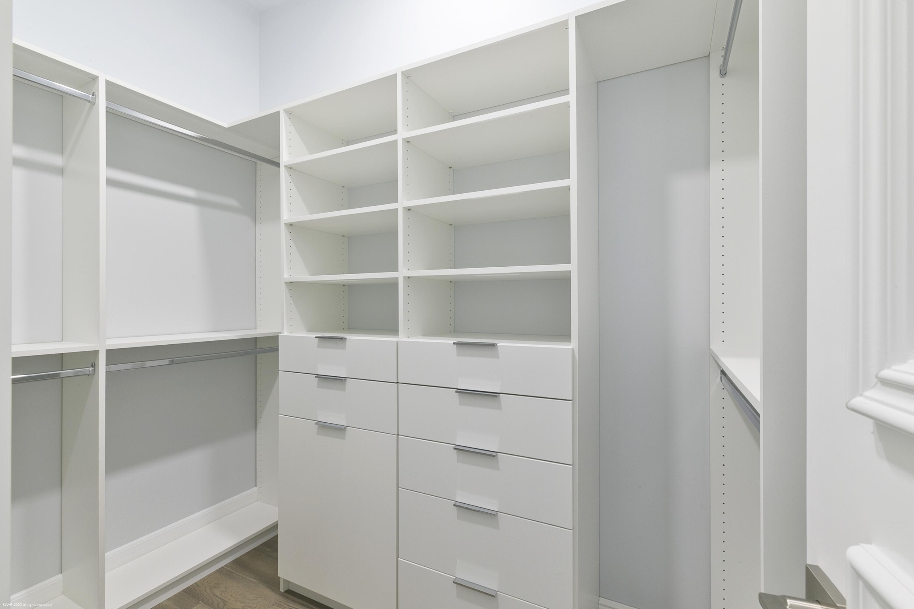 OLD PALM PL - Residential