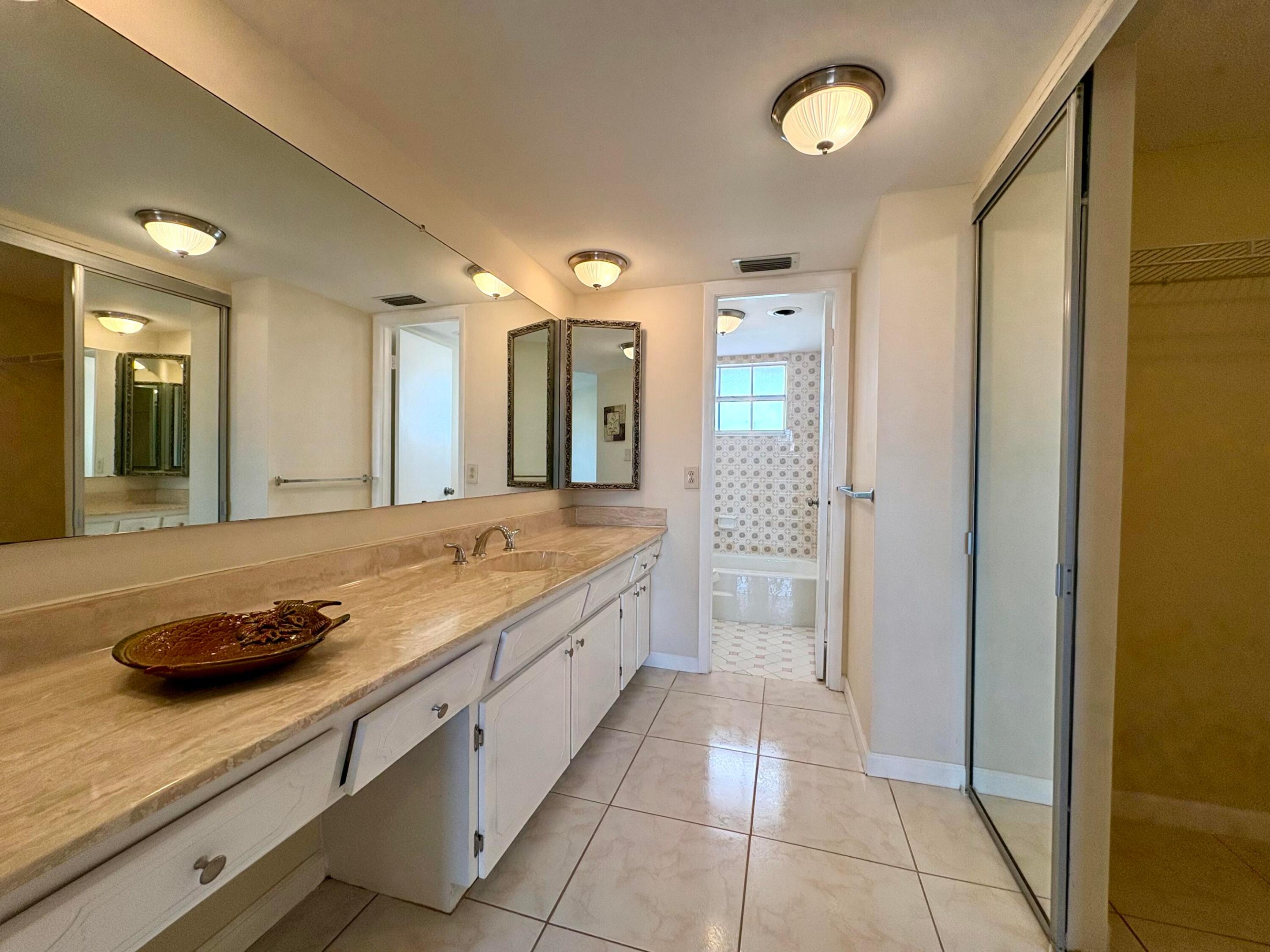 RUBY CONDO - Residential