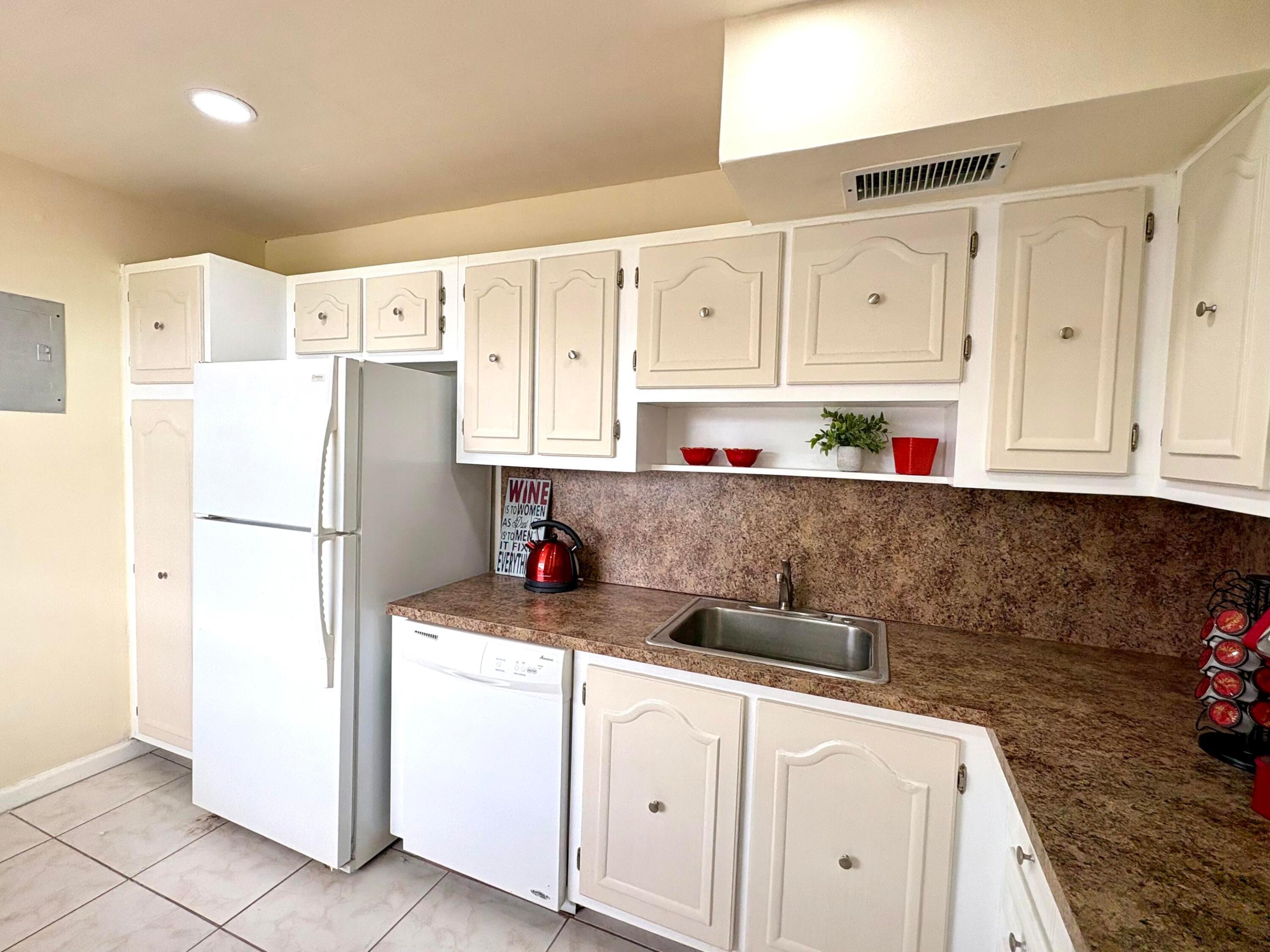 RUBY CONDO - Residential