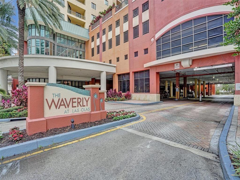 SEASONAL RENTAL!!!Gorgeous 2 bedroom 2 bathrooms PLUS an office/ den split layout unit in the heart of Downtown Ft Lauderdale, 2 blocks from Las Olas Blvd, short walk to the River & less than 2 miles from the beach. Remodeled w/quartz countertops, S/Steel appliances, water purification system, washer & dryer, high impact windows & modern décor. Enjoy majestic sunrises & full moons from each room. Unit faces East W/two balconies, one in the living room & one in the guest room. Fabulous 5th floor heated infinity pool w/views of downtown, hot tub & cabanas. Fitness center, theater room, work area. Valet parking available for guests and 24/7 concierge make this 9th floor unit a unique space to unwind in beautiful Fort Lauderdale, all utilities included plus cleaning services every two weeks.