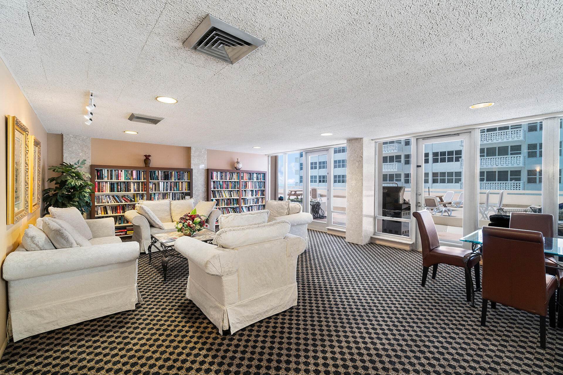 OCEAN CLUB CONDO - Residential Lease