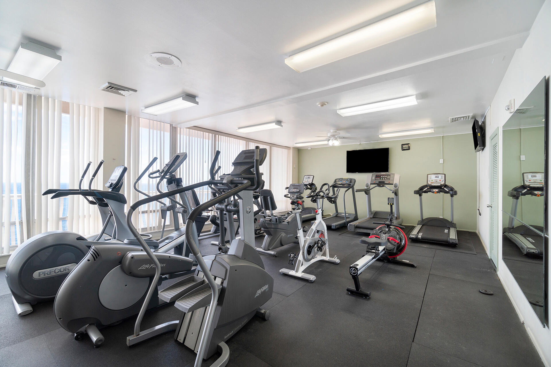 OCEAN CLUB CONDO - Residential Lease