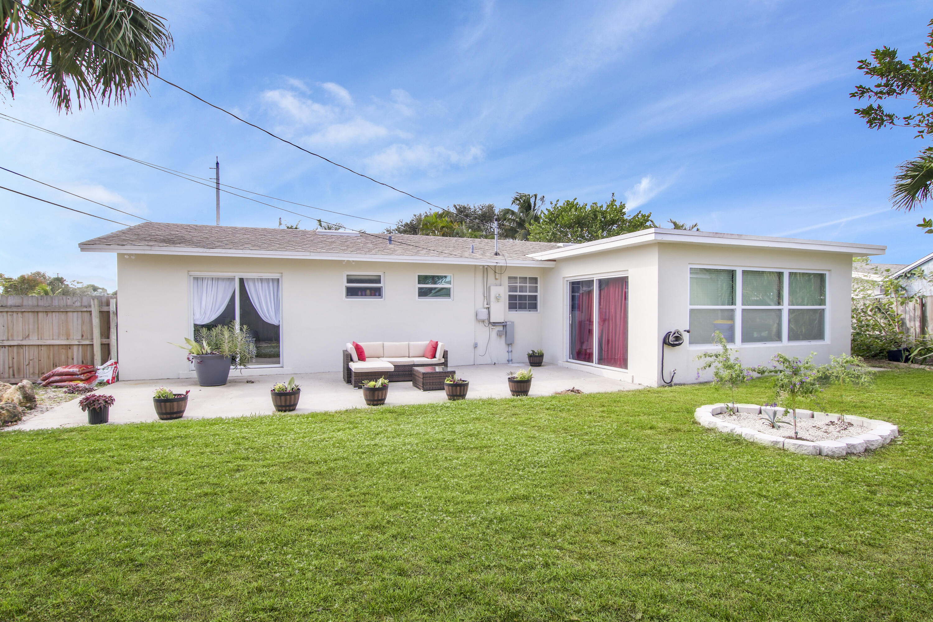 TROPIC VISTA - Residential
