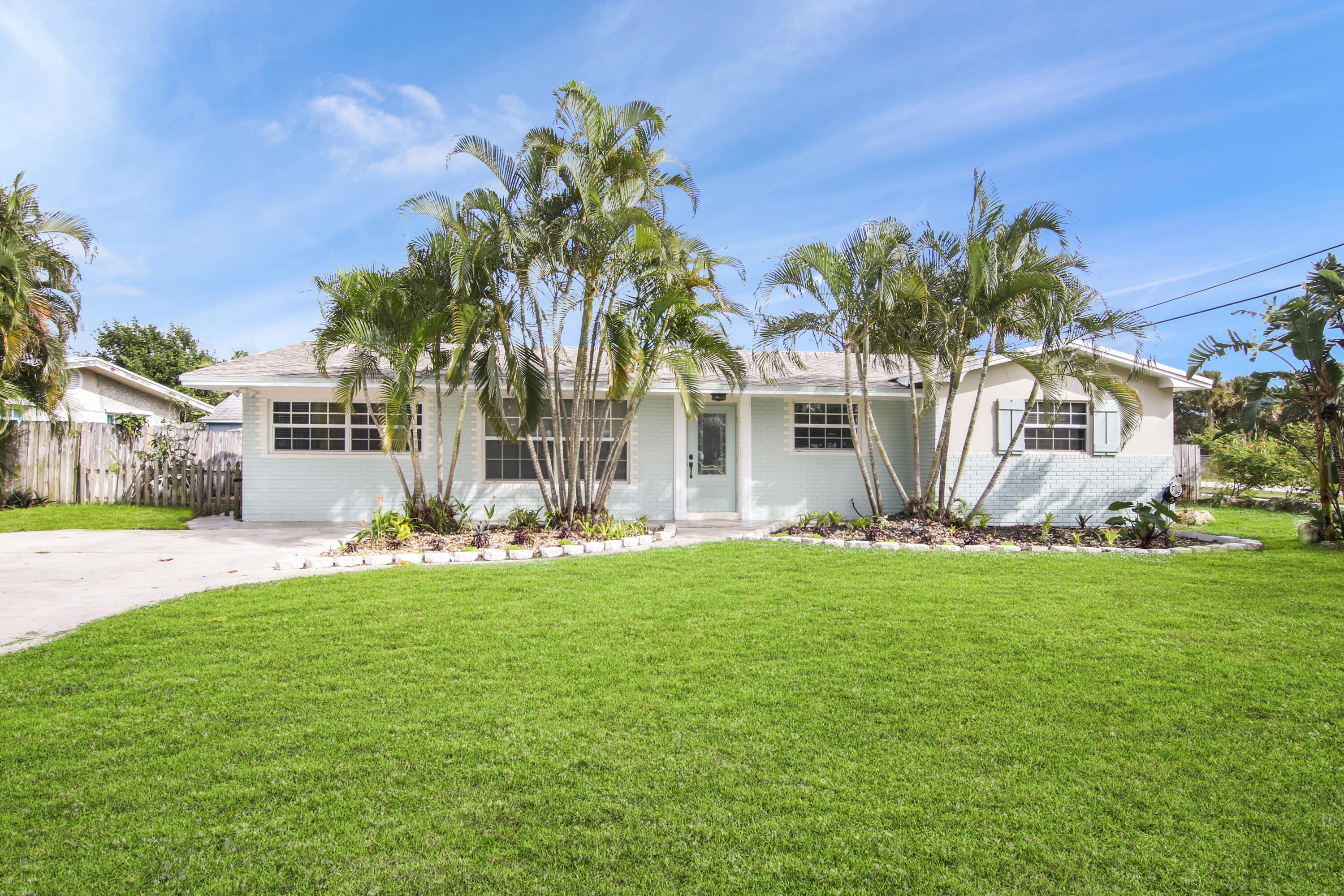 TROPIC VISTA - Residential