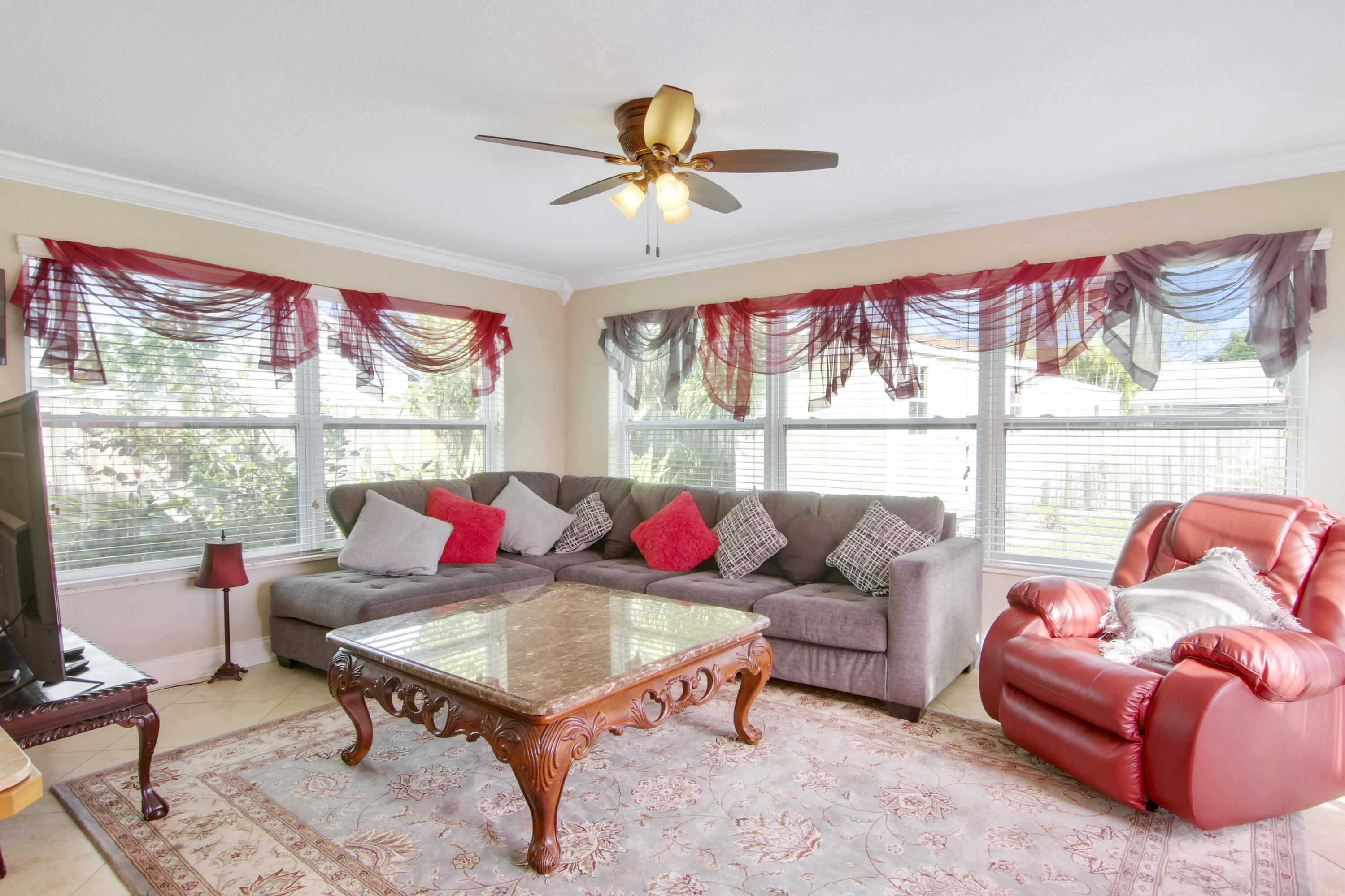 TROPIC VISTA - Residential