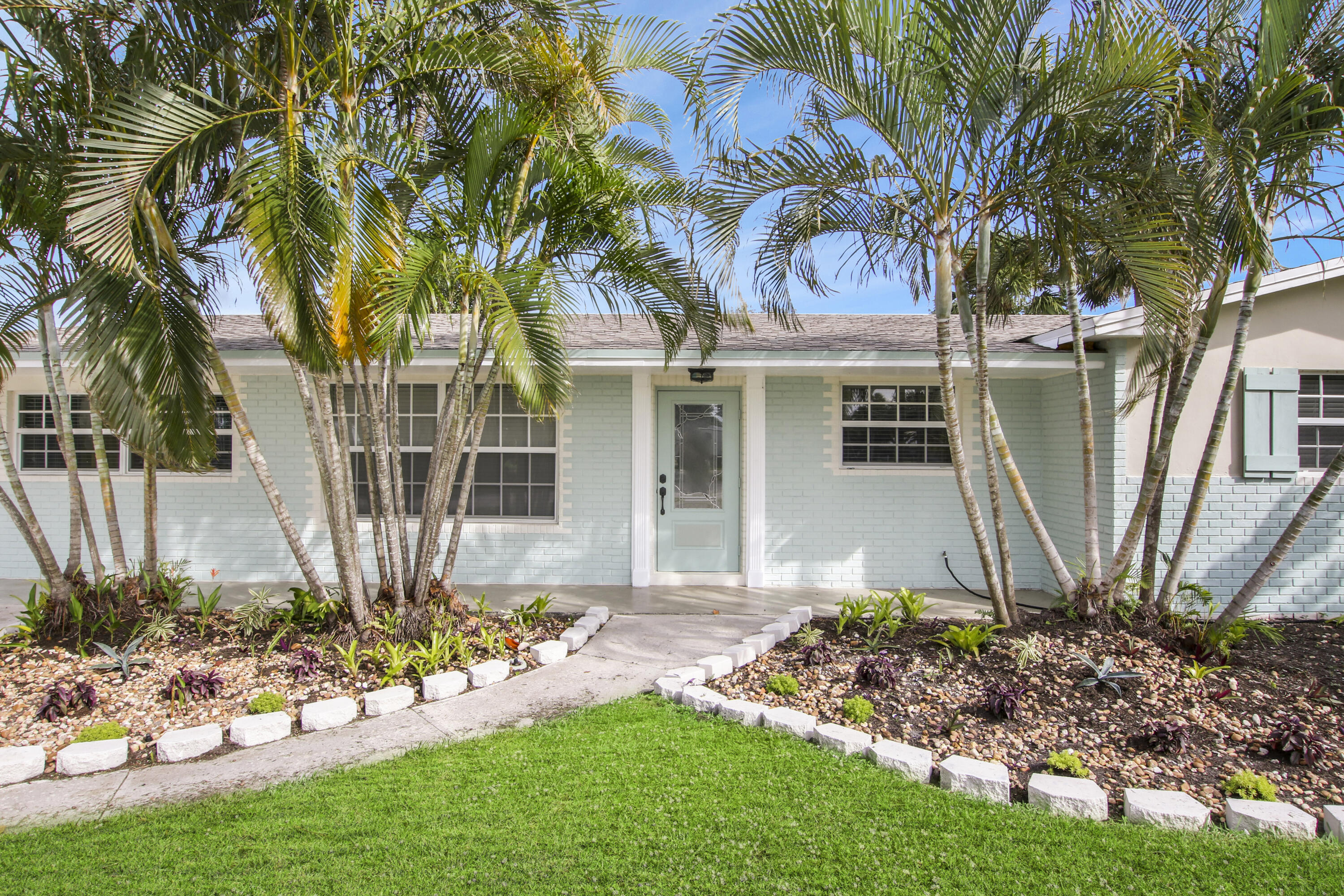 TROPIC VISTA - Residential