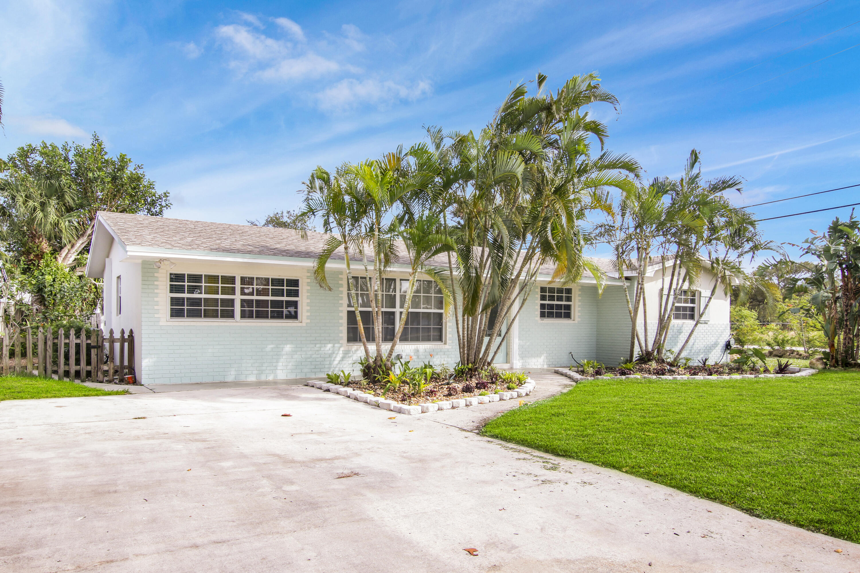 TROPIC VISTA - Residential
