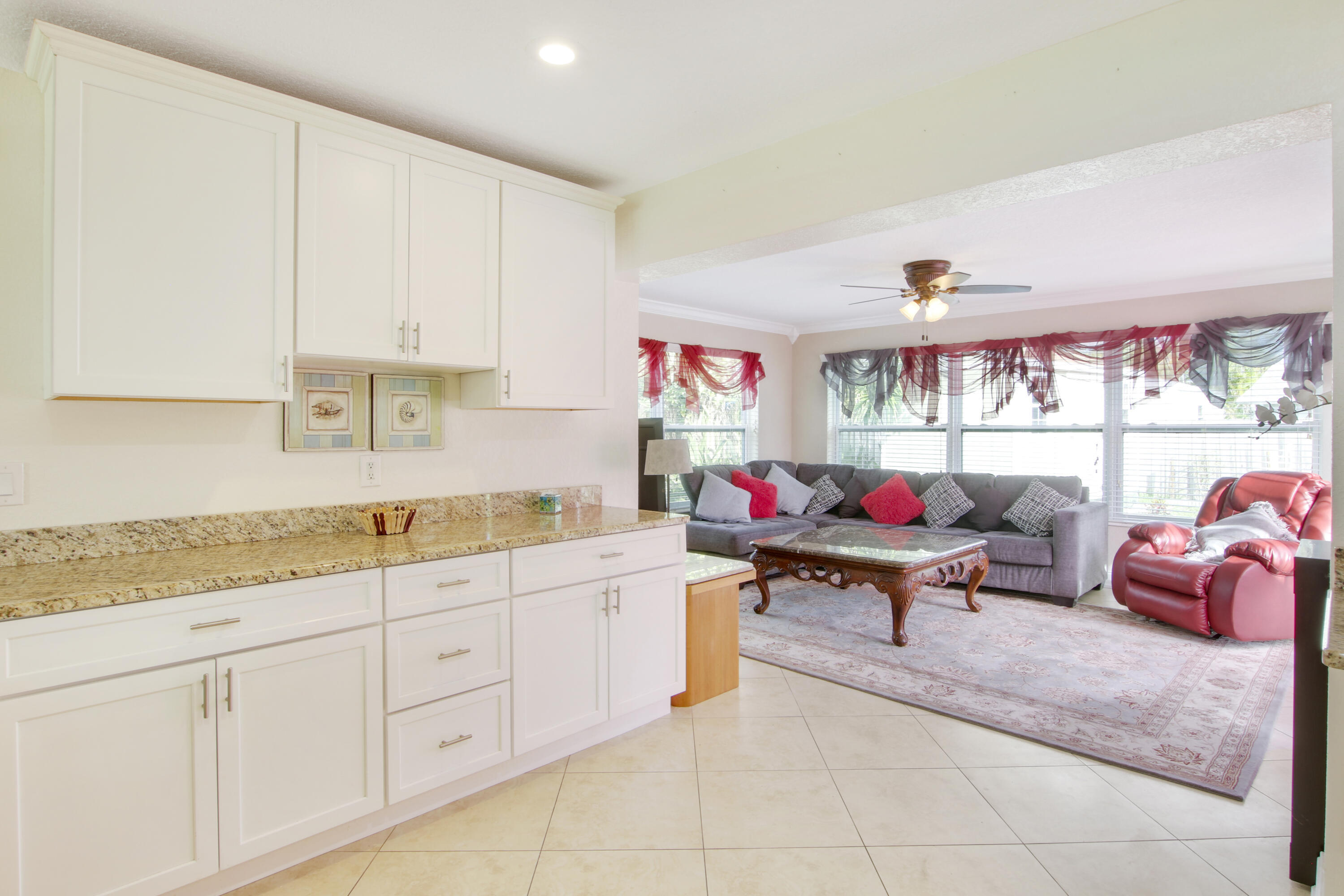 TROPIC VISTA - Residential