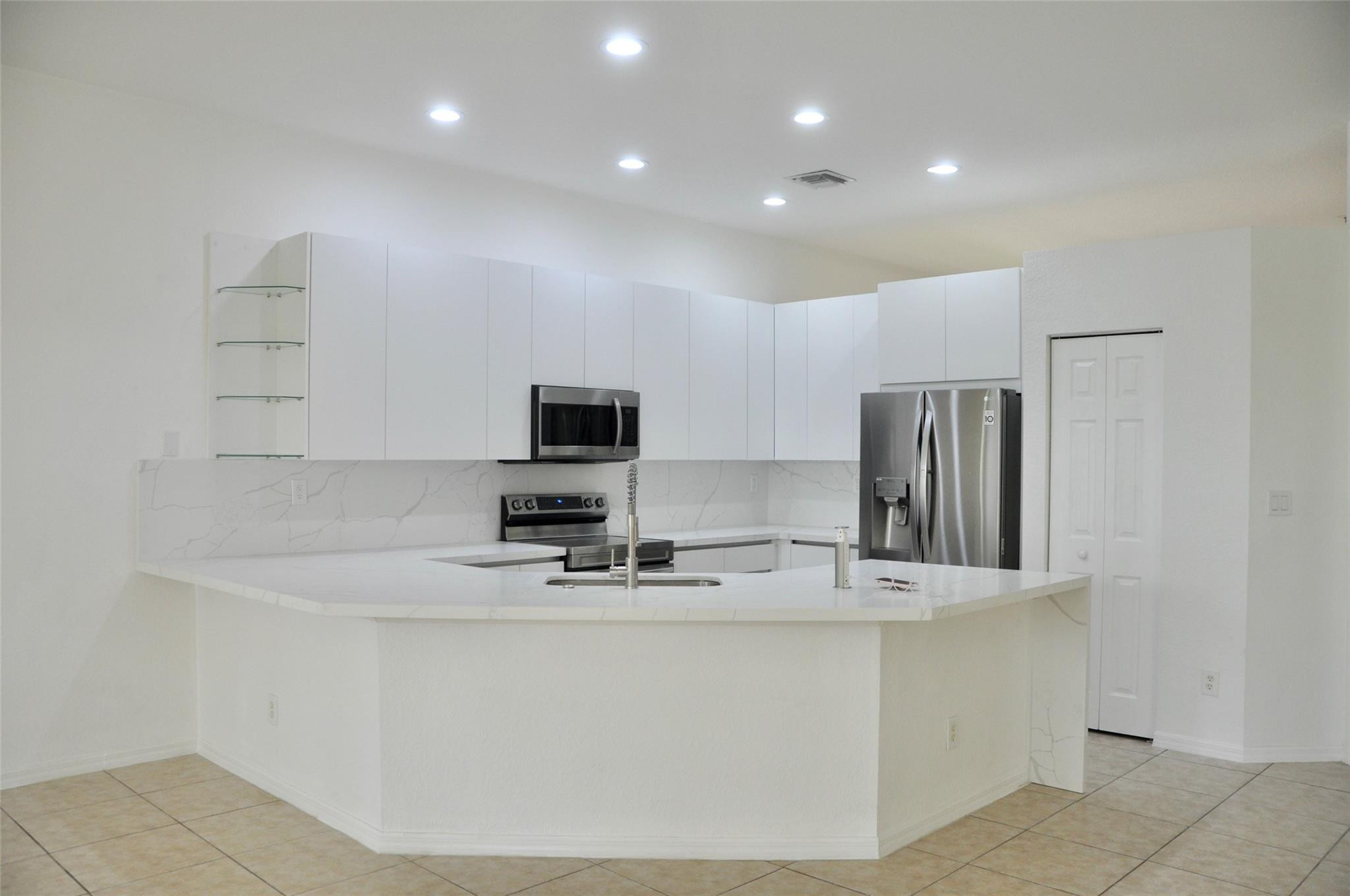 ISLES AT WESTON - Residential Lease