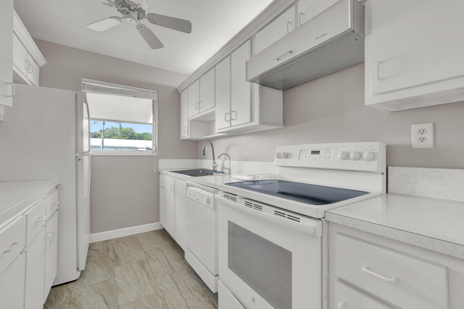 HIGH POINT OF DELRAY BEACH CONDO SEC I - Residential
