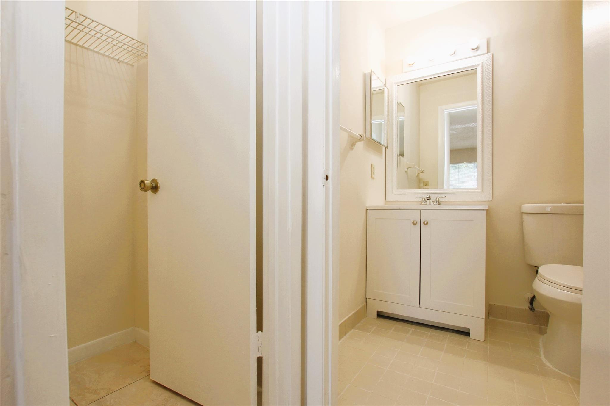 VILLAS AT LAKEVIEW CONDO - Residential