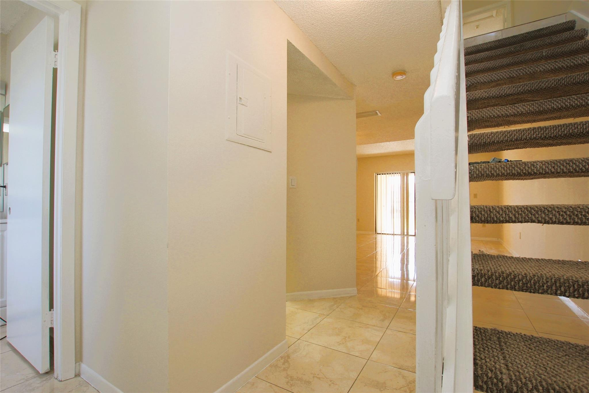 VILLAS AT LAKEVIEW CONDO - Residential