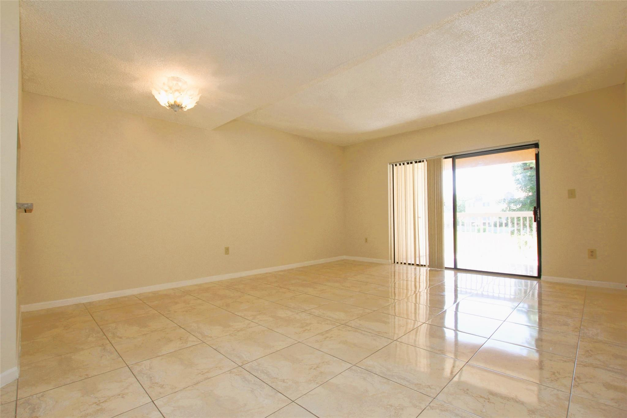 VILLAS AT LAKEVIEW CONDO - Residential