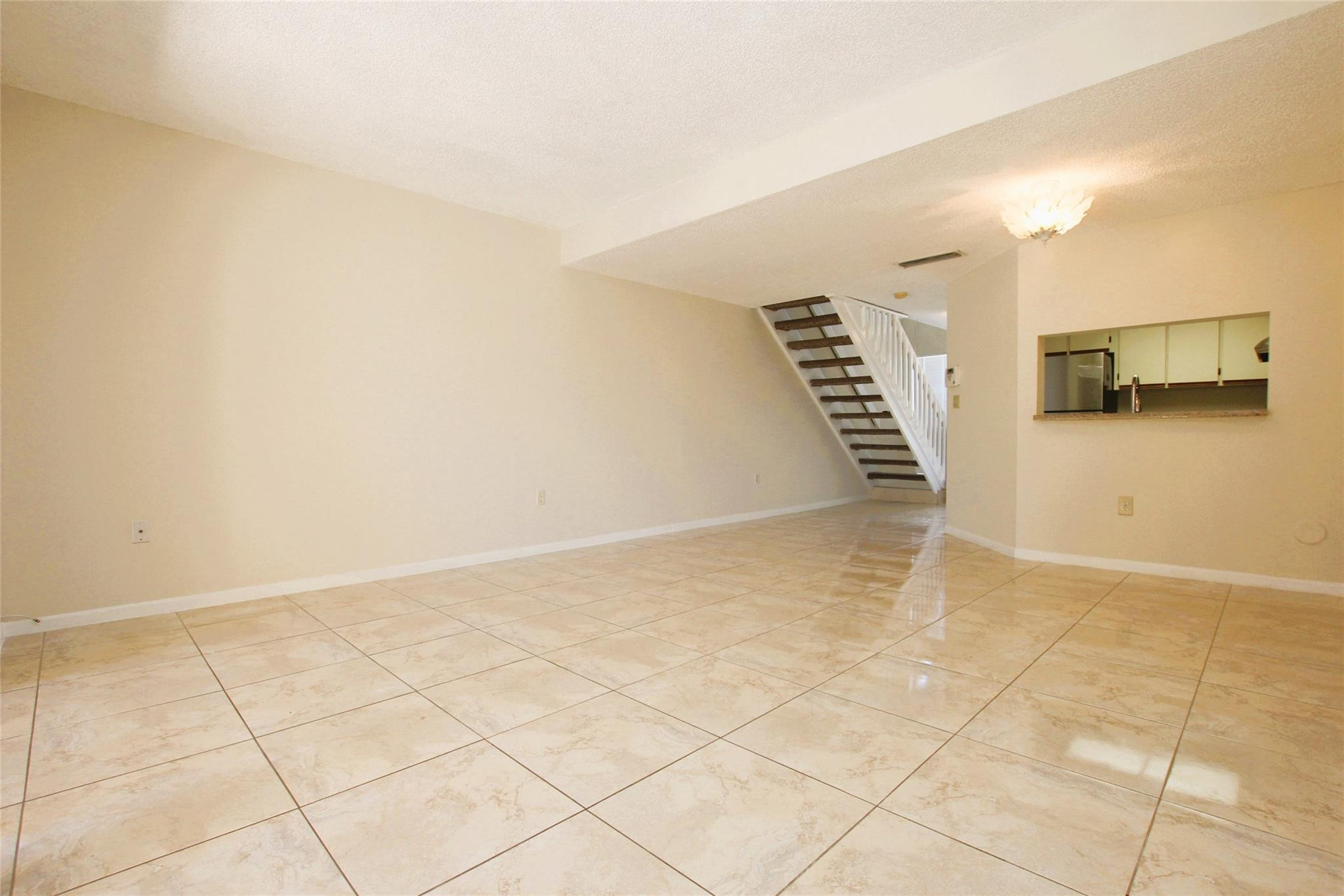 VILLAS AT LAKEVIEW CONDO - Residential