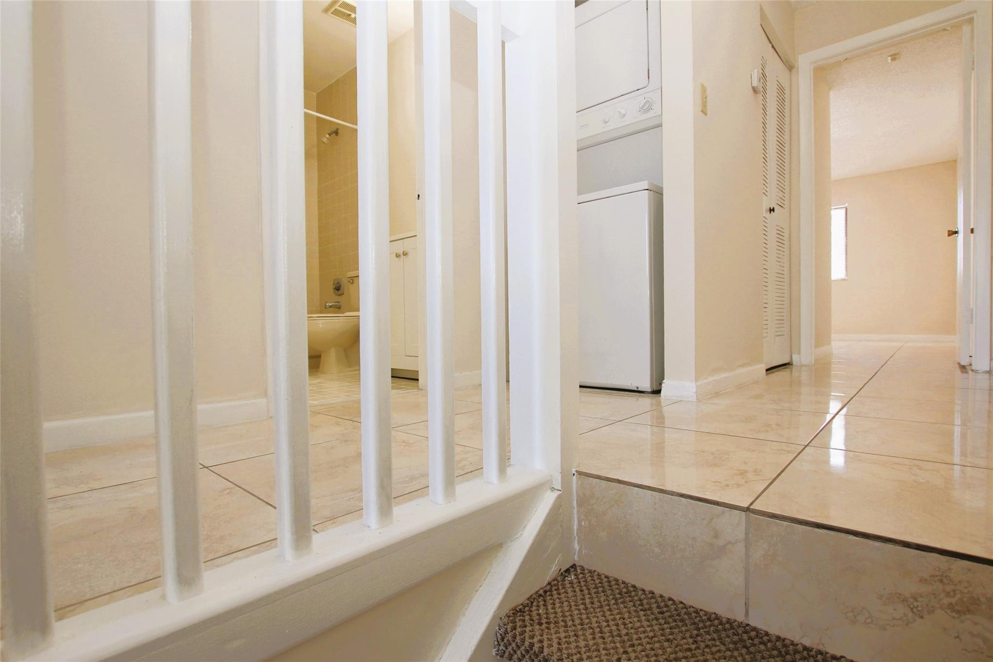 VILLAS AT LAKEVIEW CONDO - Residential