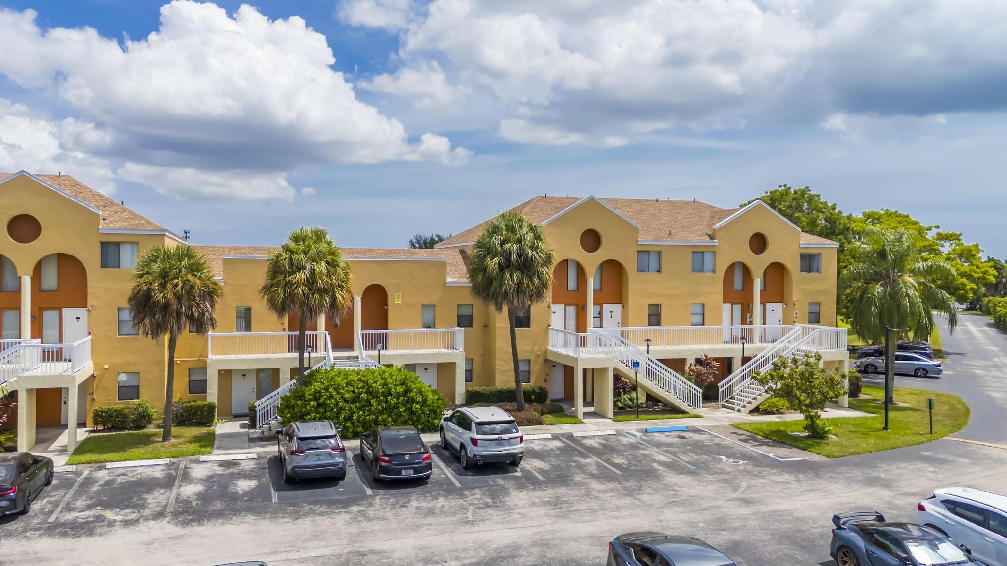 VILLAS AT LAKEVIEW CONDO - Residential