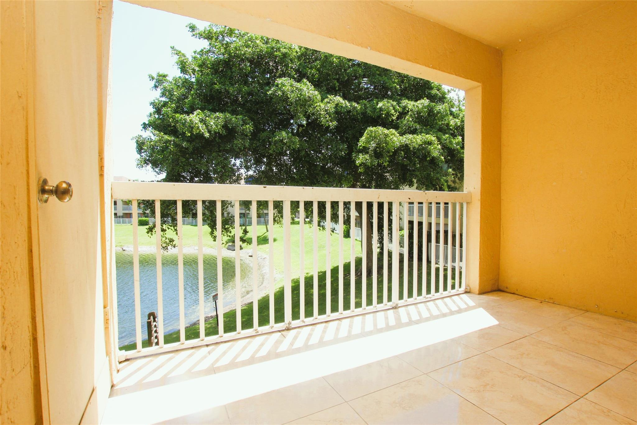 VILLAS AT LAKEVIEW CONDO - Residential