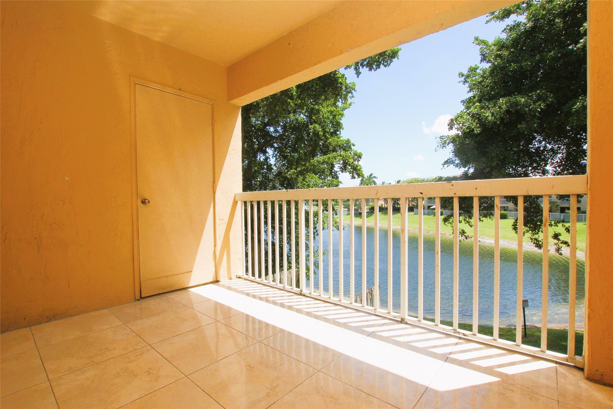 VILLAS AT LAKEVIEW CONDO - Residential