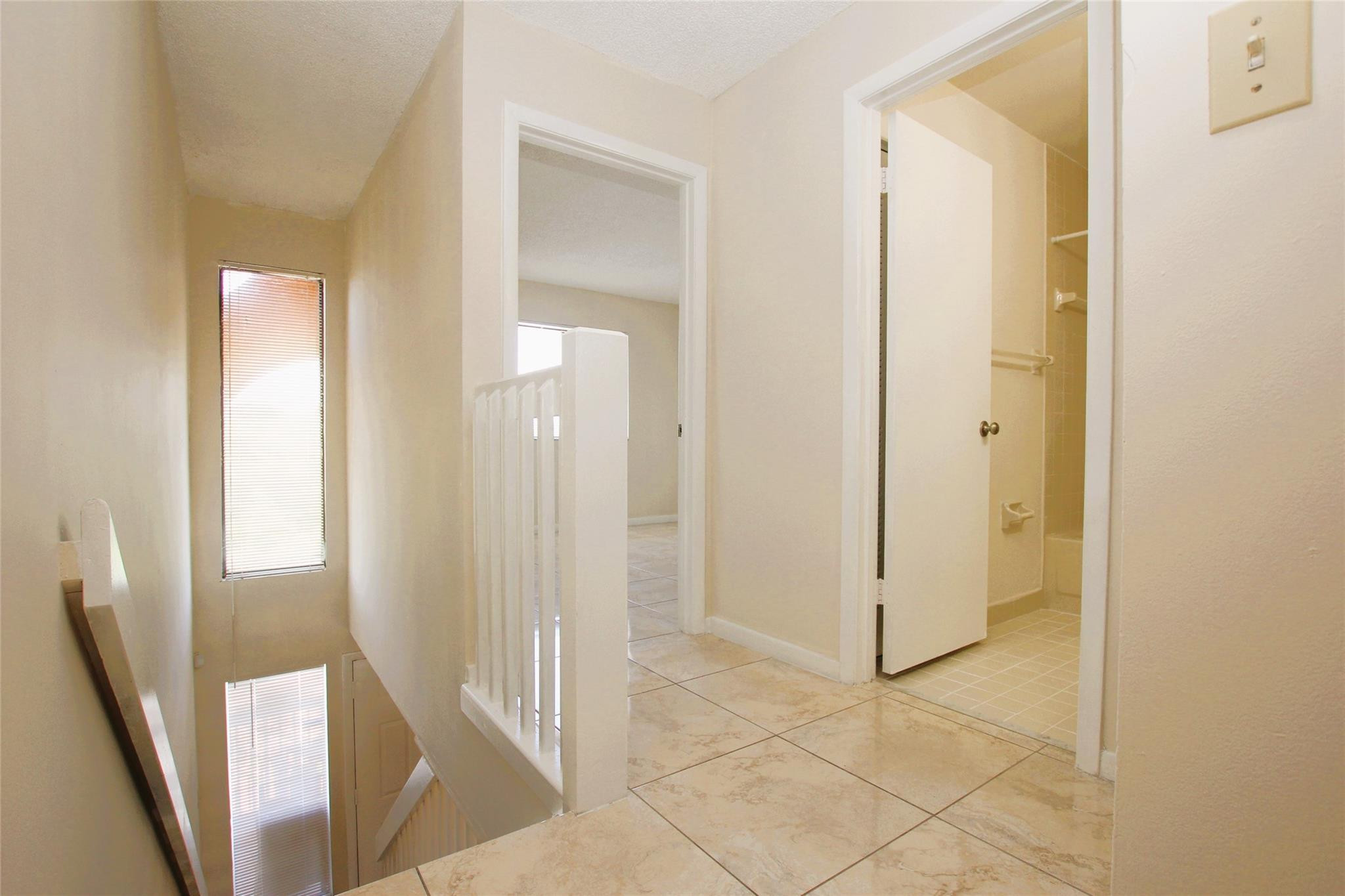 VILLAS AT LAKEVIEW CONDO - Residential