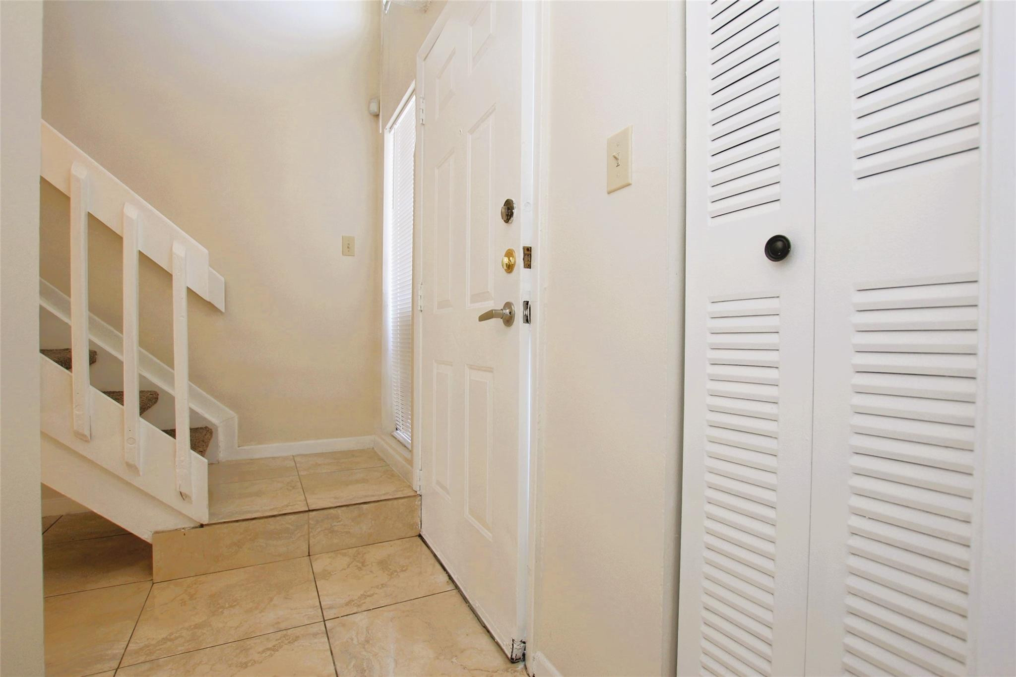 VILLAS AT LAKEVIEW CONDO - Residential