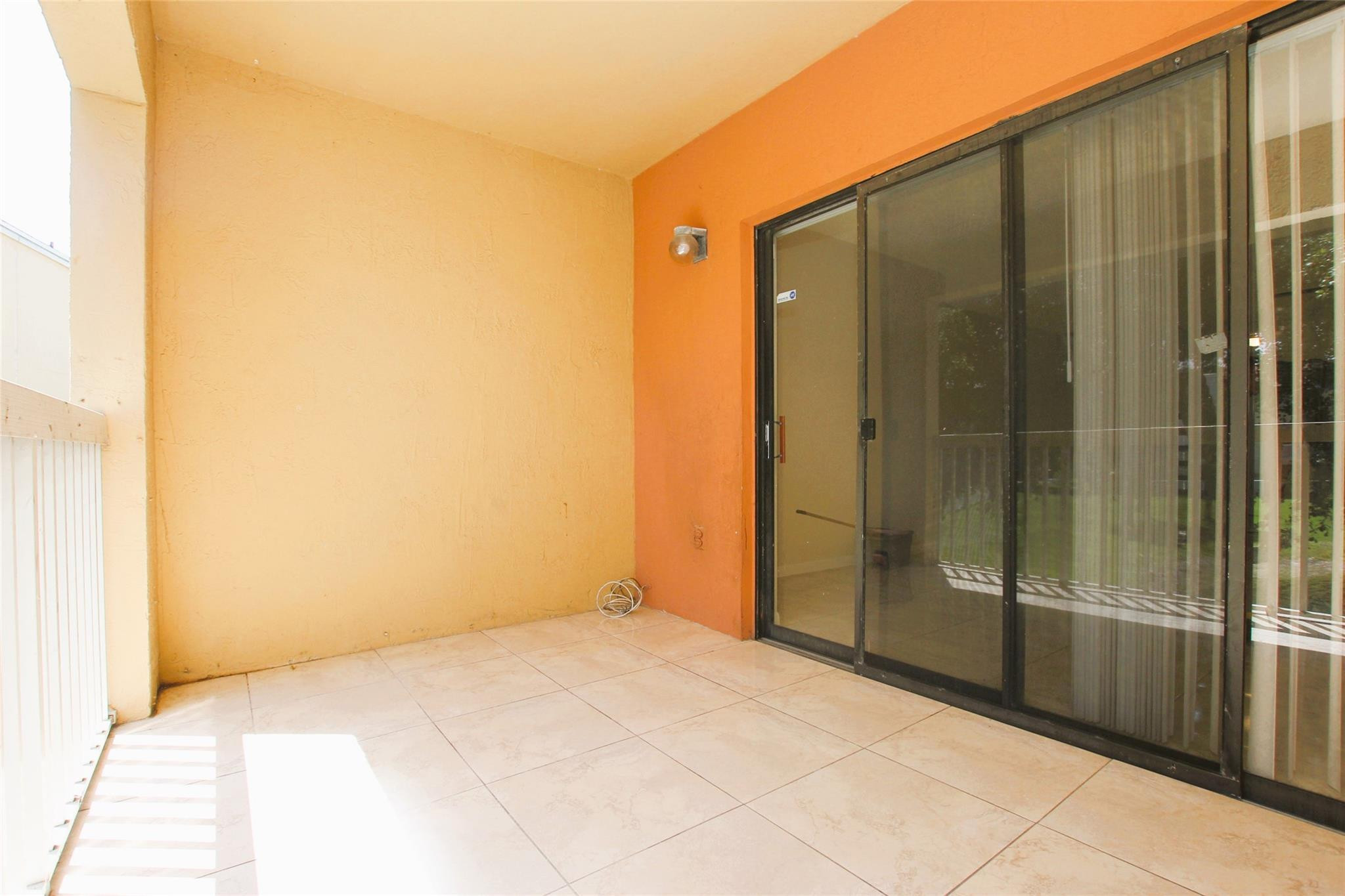 VILLAS AT LAKEVIEW CONDO - Residential