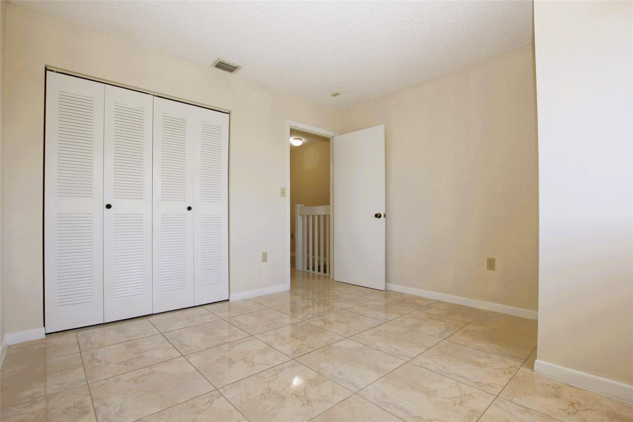VILLAS AT LAKEVIEW CONDO - Residential
